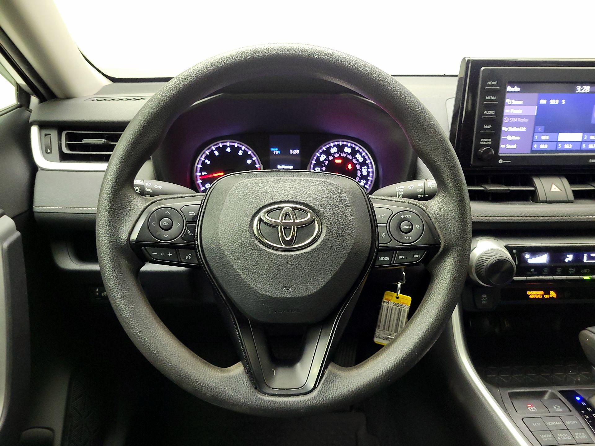 Thumbnail: 2020 Toyota RAV4 - 10