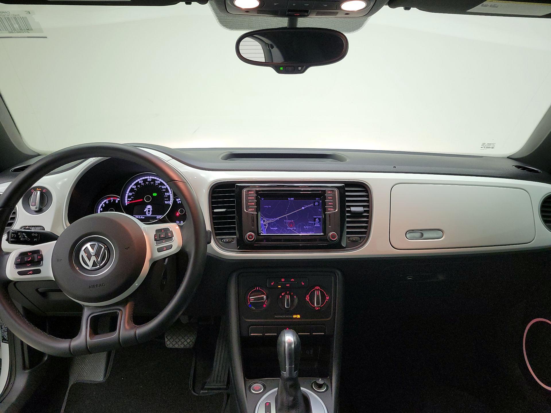 Thumbnail: 2016 Volkswagen Beetle - 9
