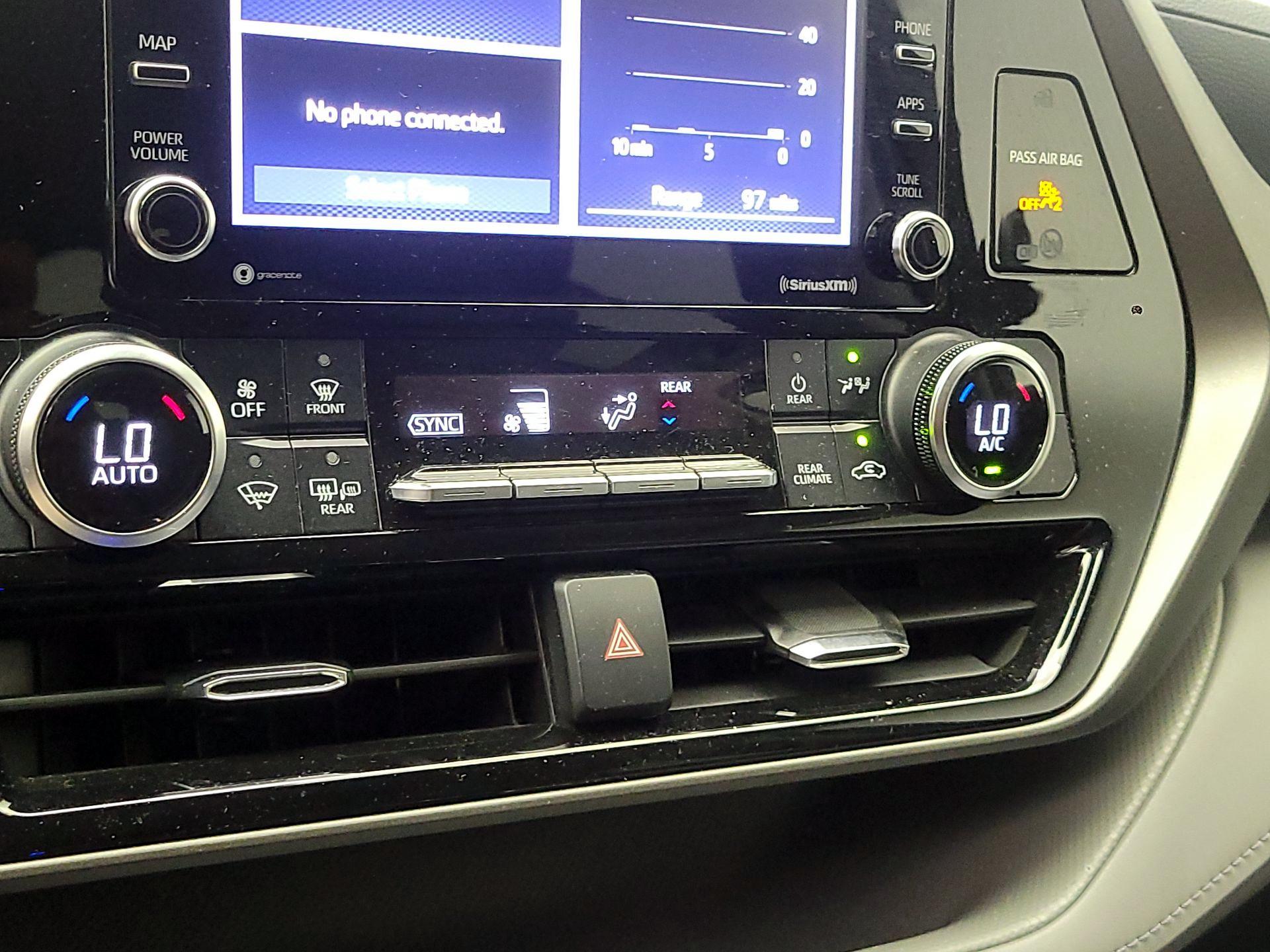 Thumbnail: 2020 Toyota Highlander - 16