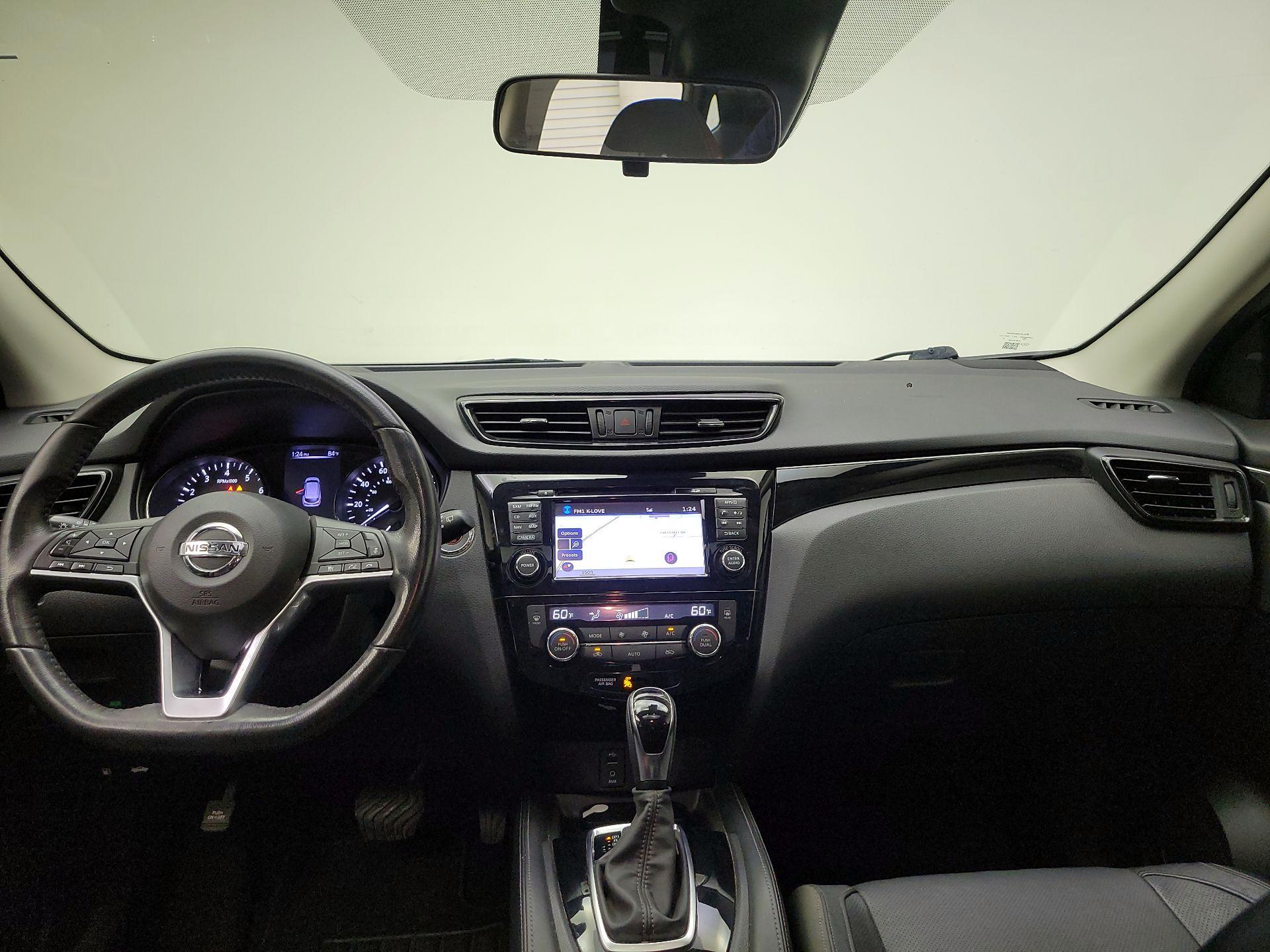 Thumbnail: 2017 Nissan Rogue Sport - 9