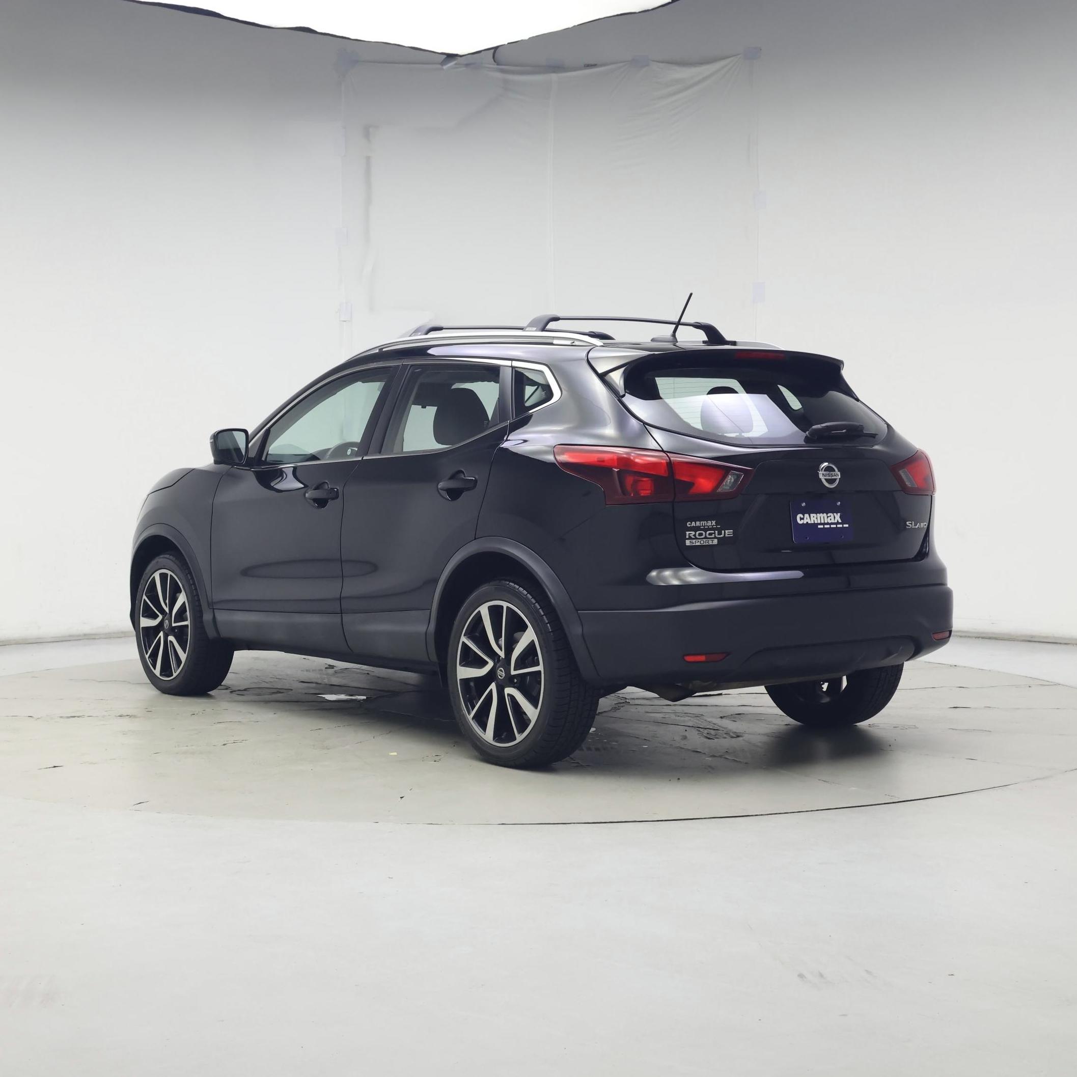 Thumbnail: 2017 Nissan Rogue Sport - 2