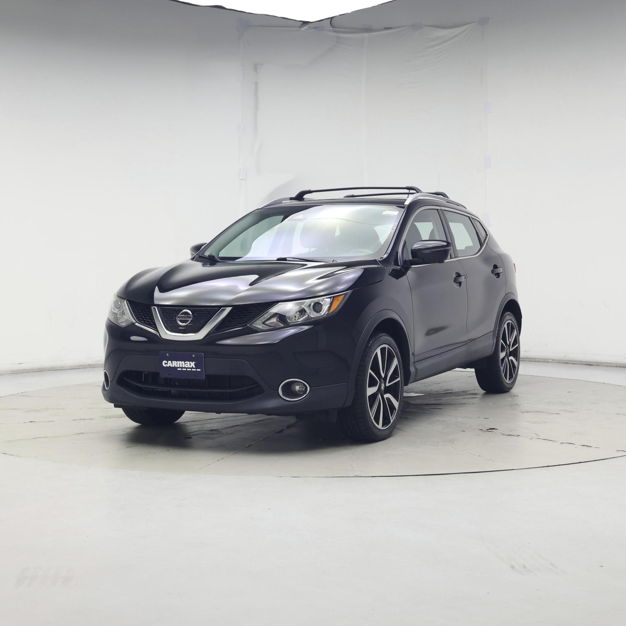 Thumbnail: 2017 Nissan Rogue Sport - 4