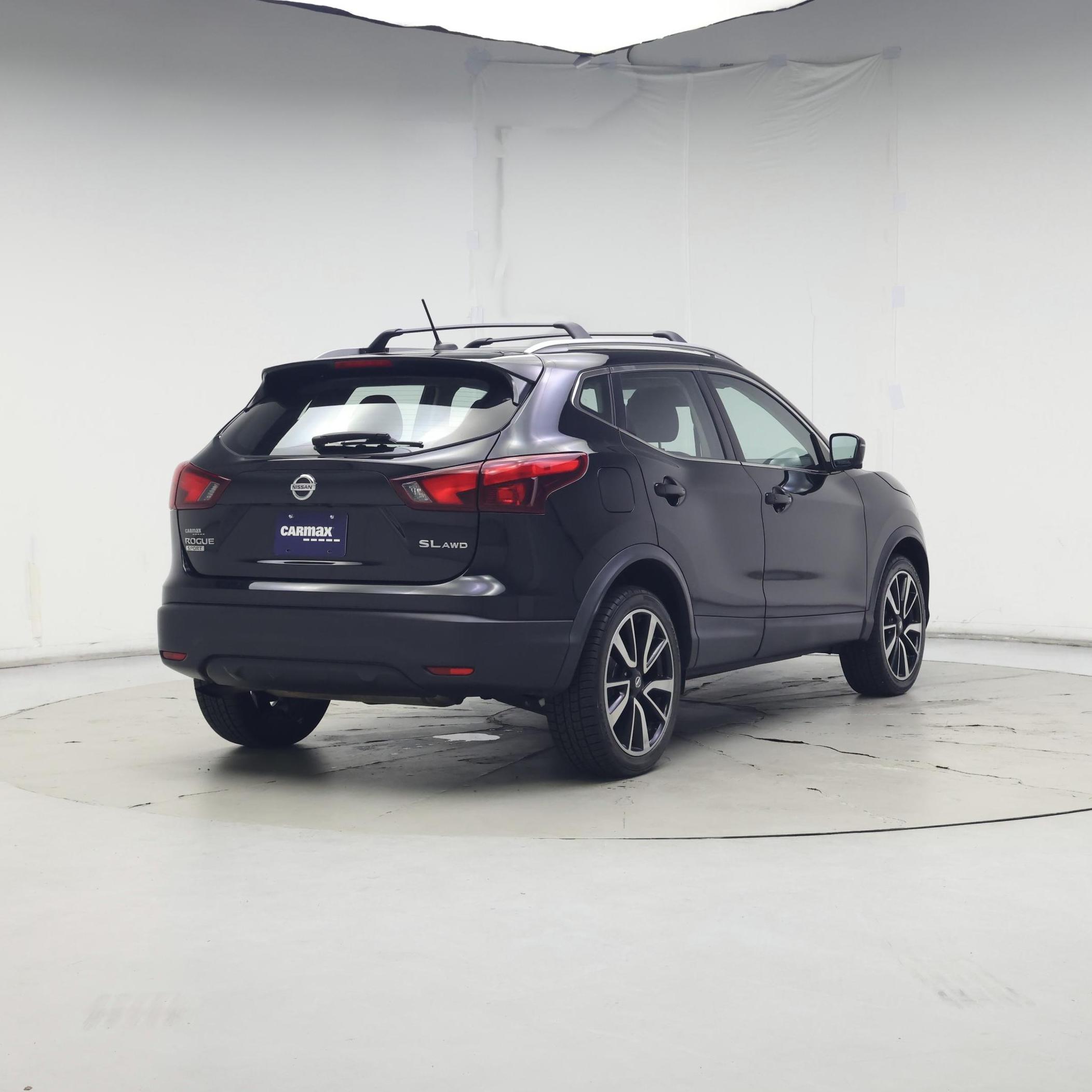Thumbnail: 2017 Nissan Rogue Sport - 8