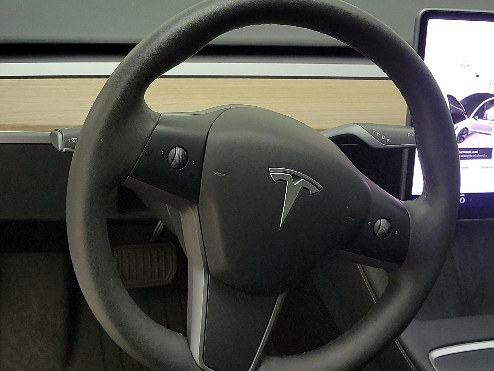 Thumbnail: 2023 Tesla Model 3 - 10