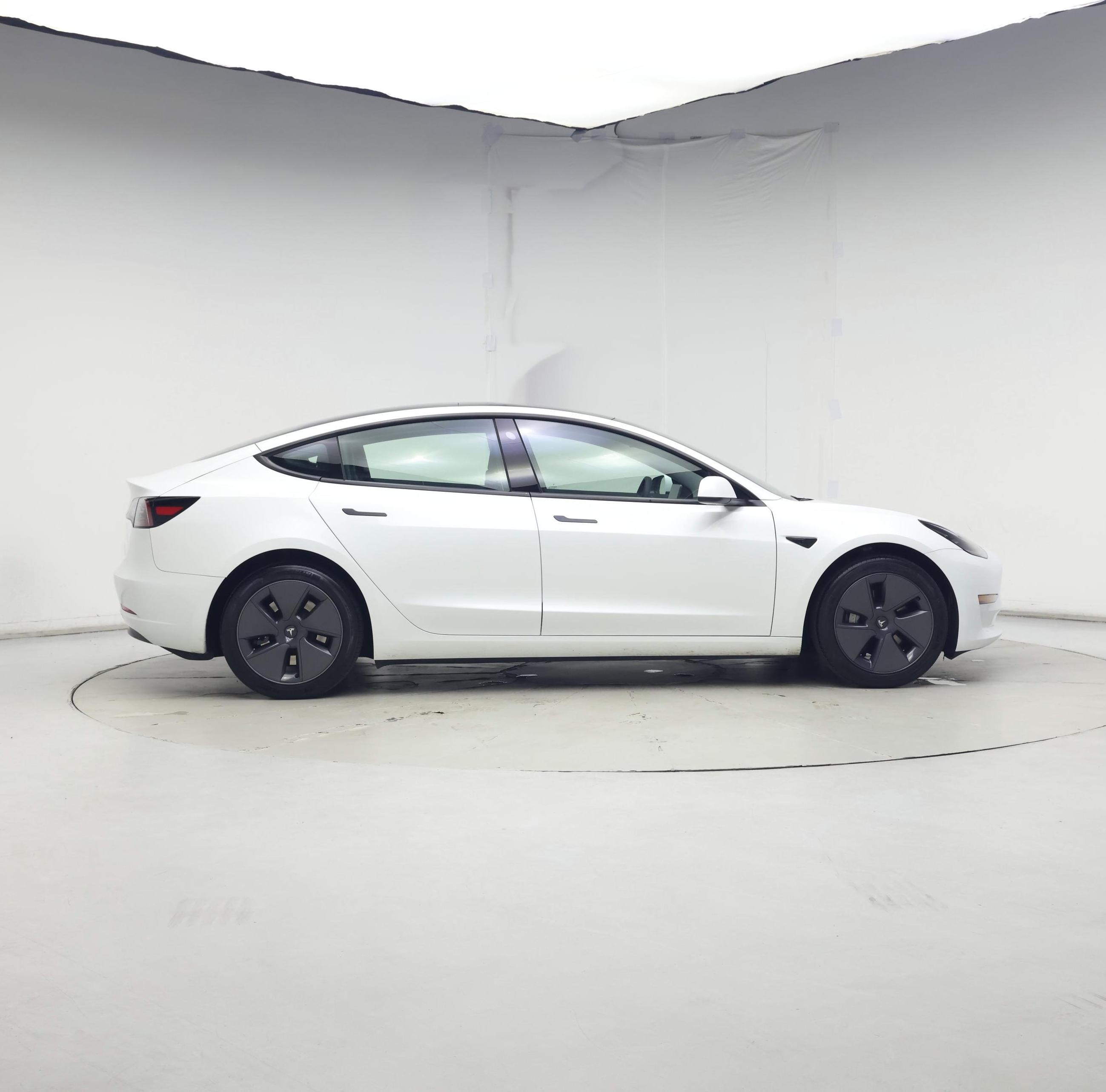 Thumbnail: 2023 Tesla Model 3 - 7