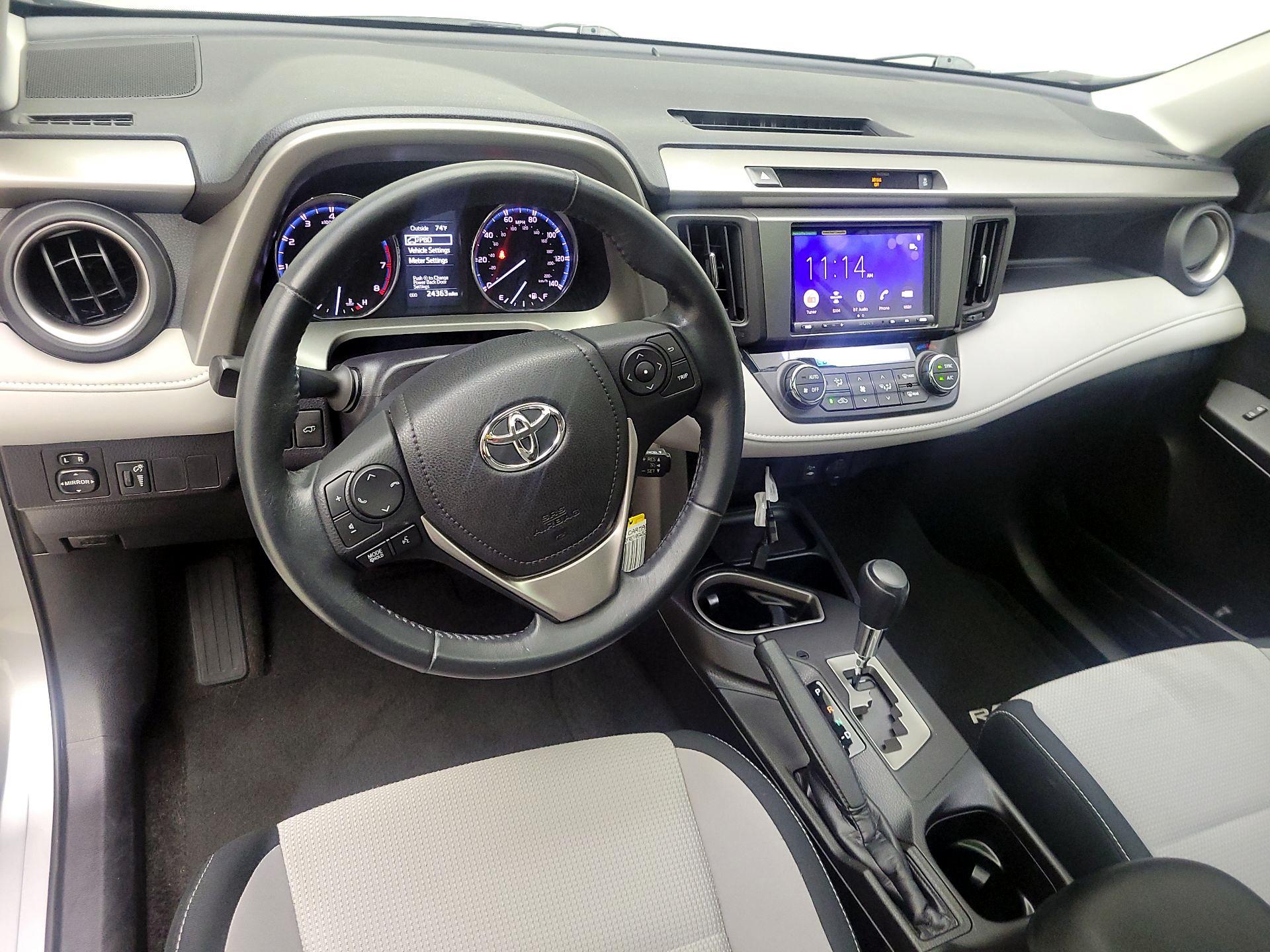 Thumbnail: 2016 Toyota RAV4 - 9