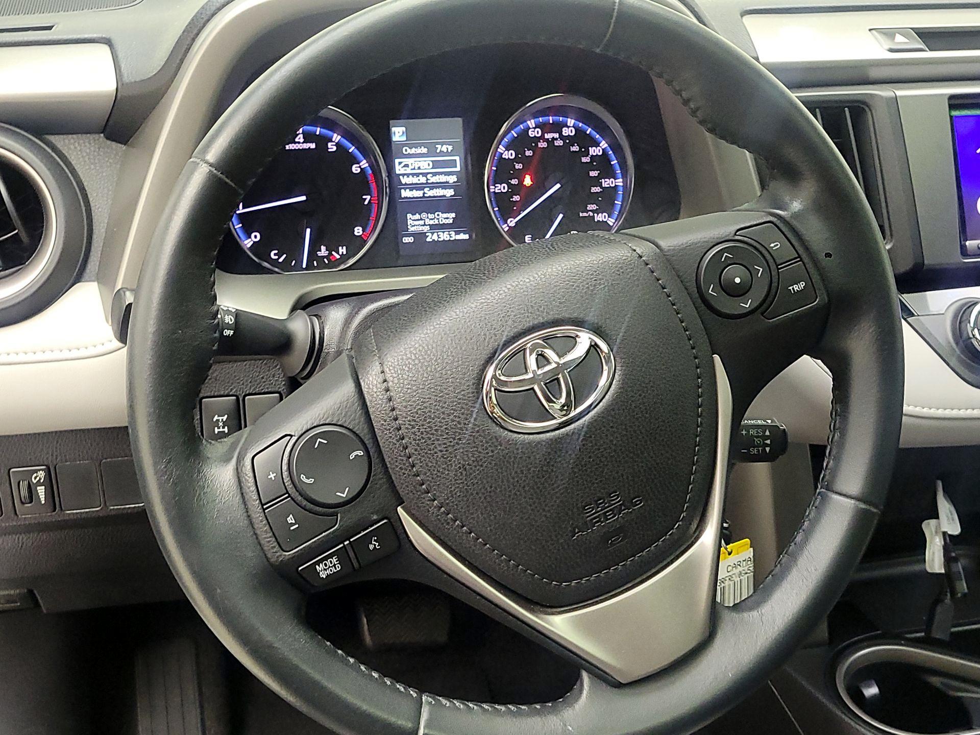 Thumbnail: 2016 Toyota RAV4 - 10