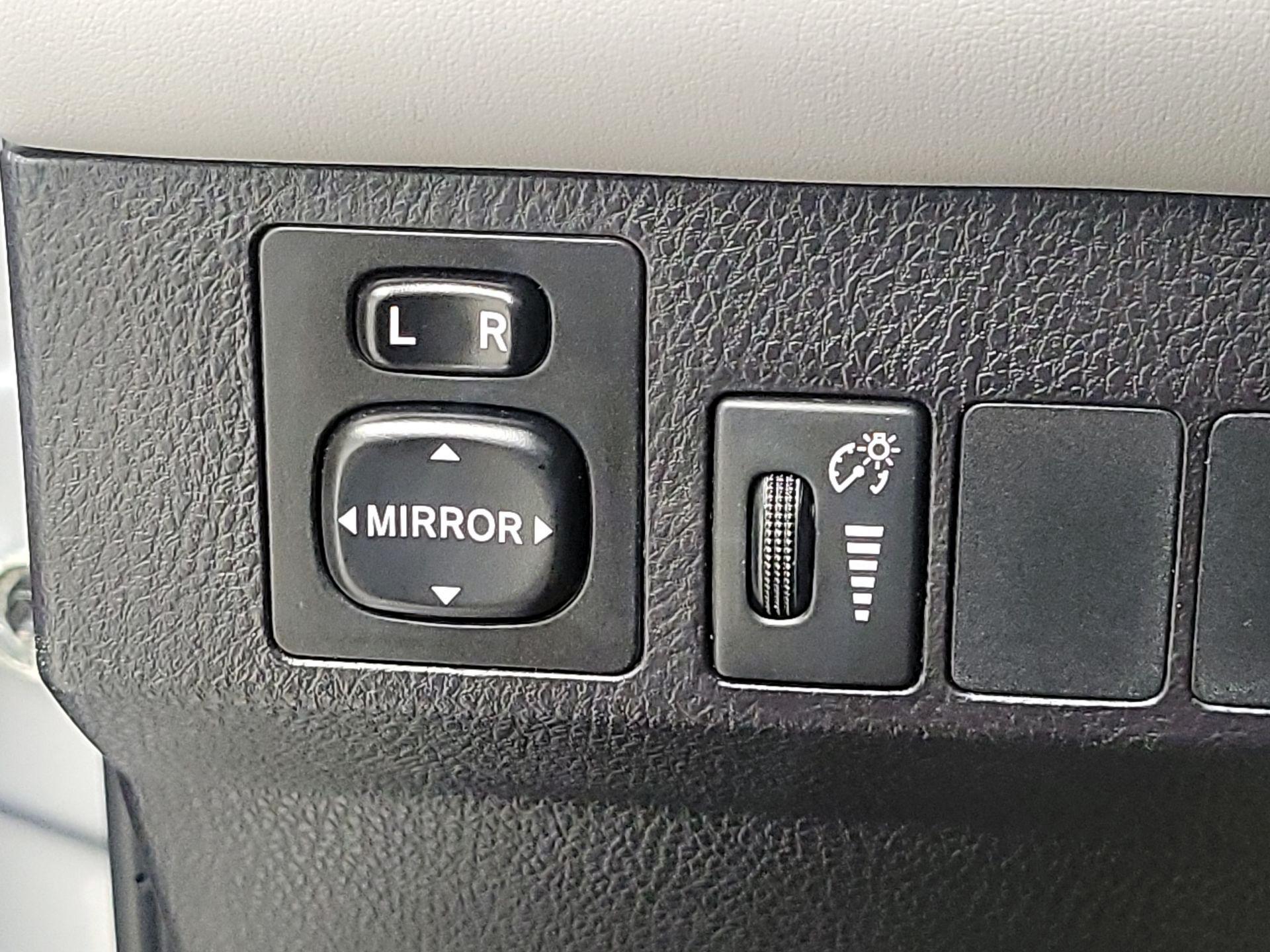Thumbnail: 2016 Toyota RAV4 - 13