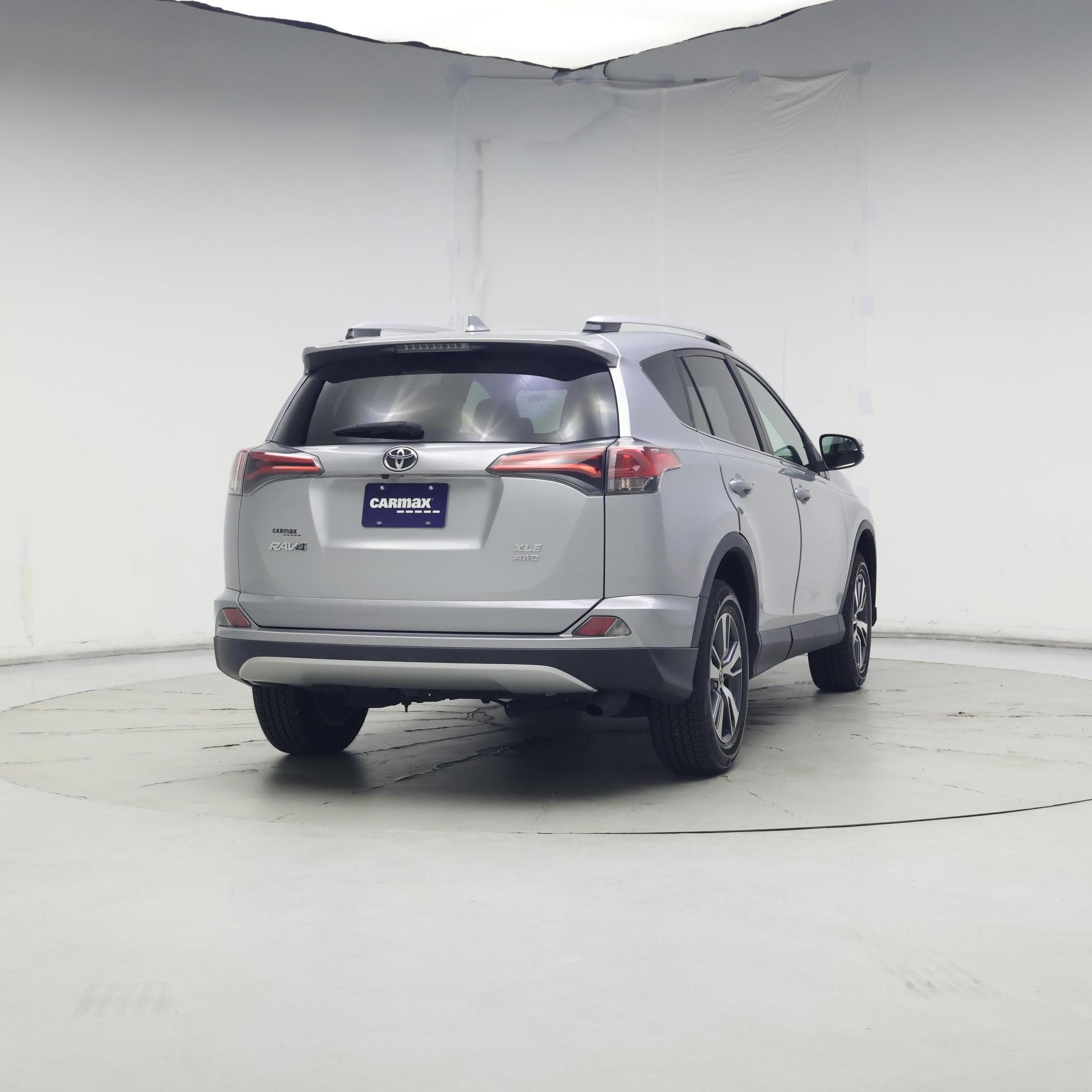 Thumbnail: 2016 Toyota RAV4 - 8
