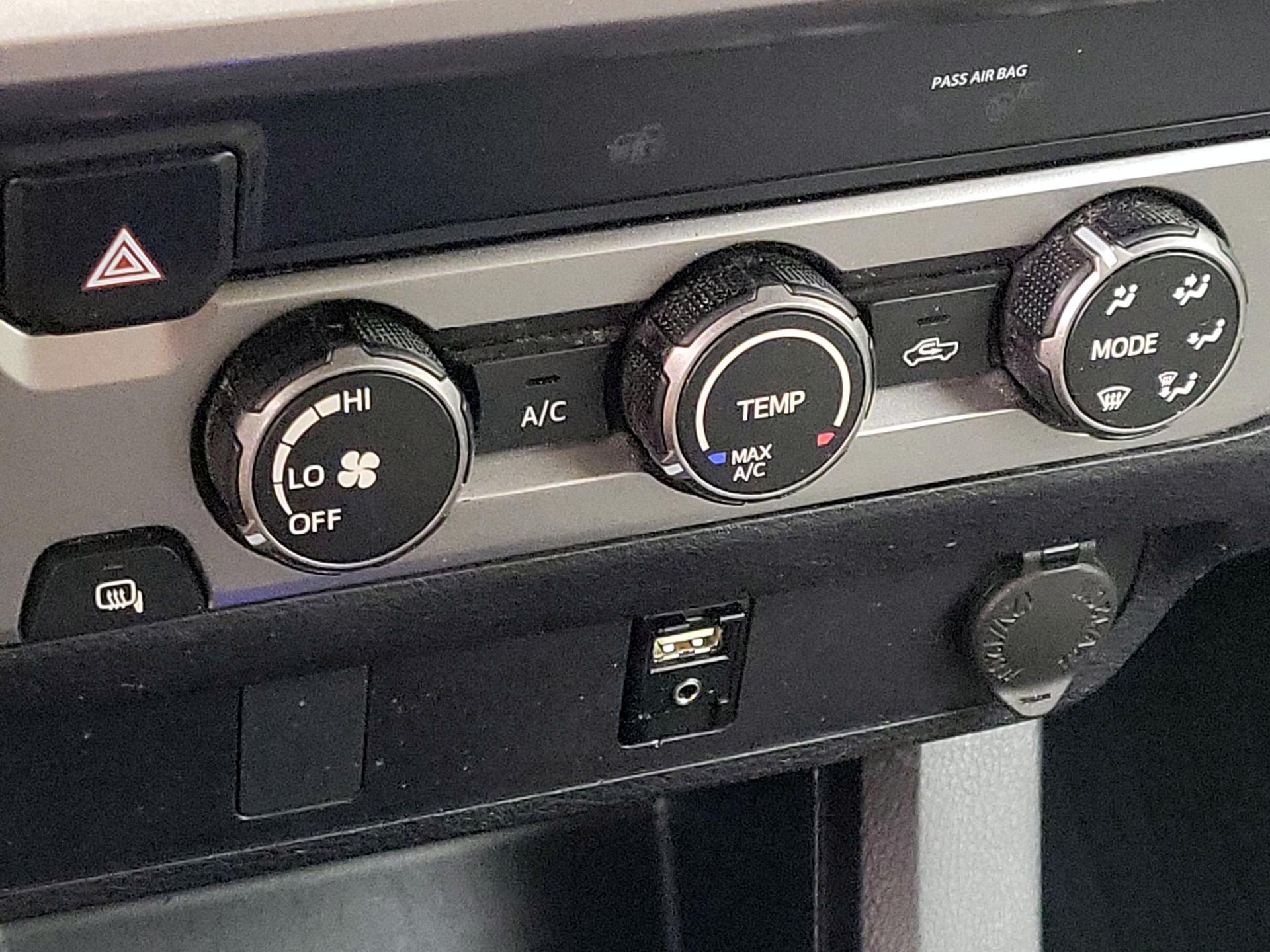 Thumbnail: 2019 Toyota Tacoma - 16