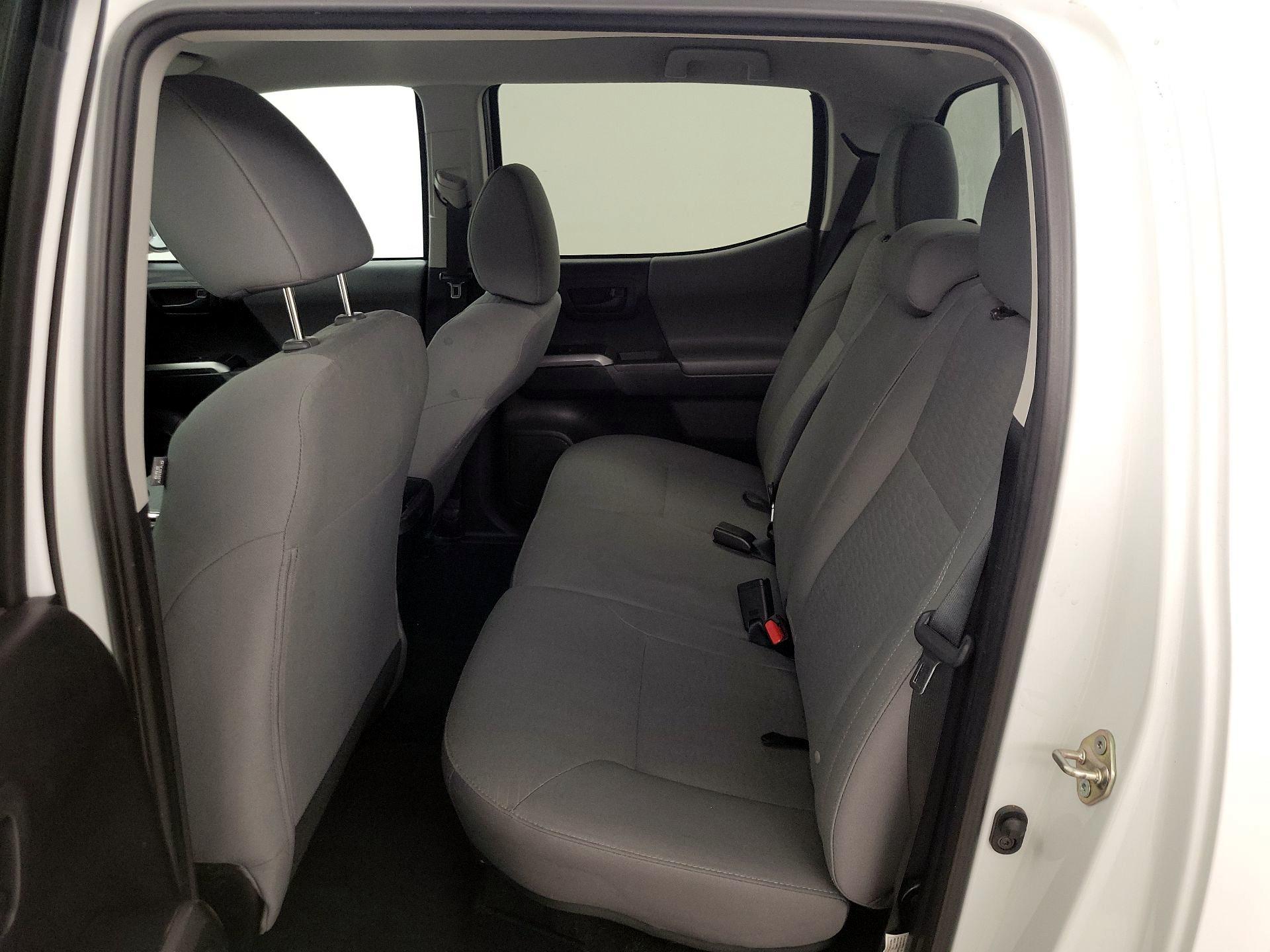 Thumbnail: 2019 Toyota Tacoma - 19