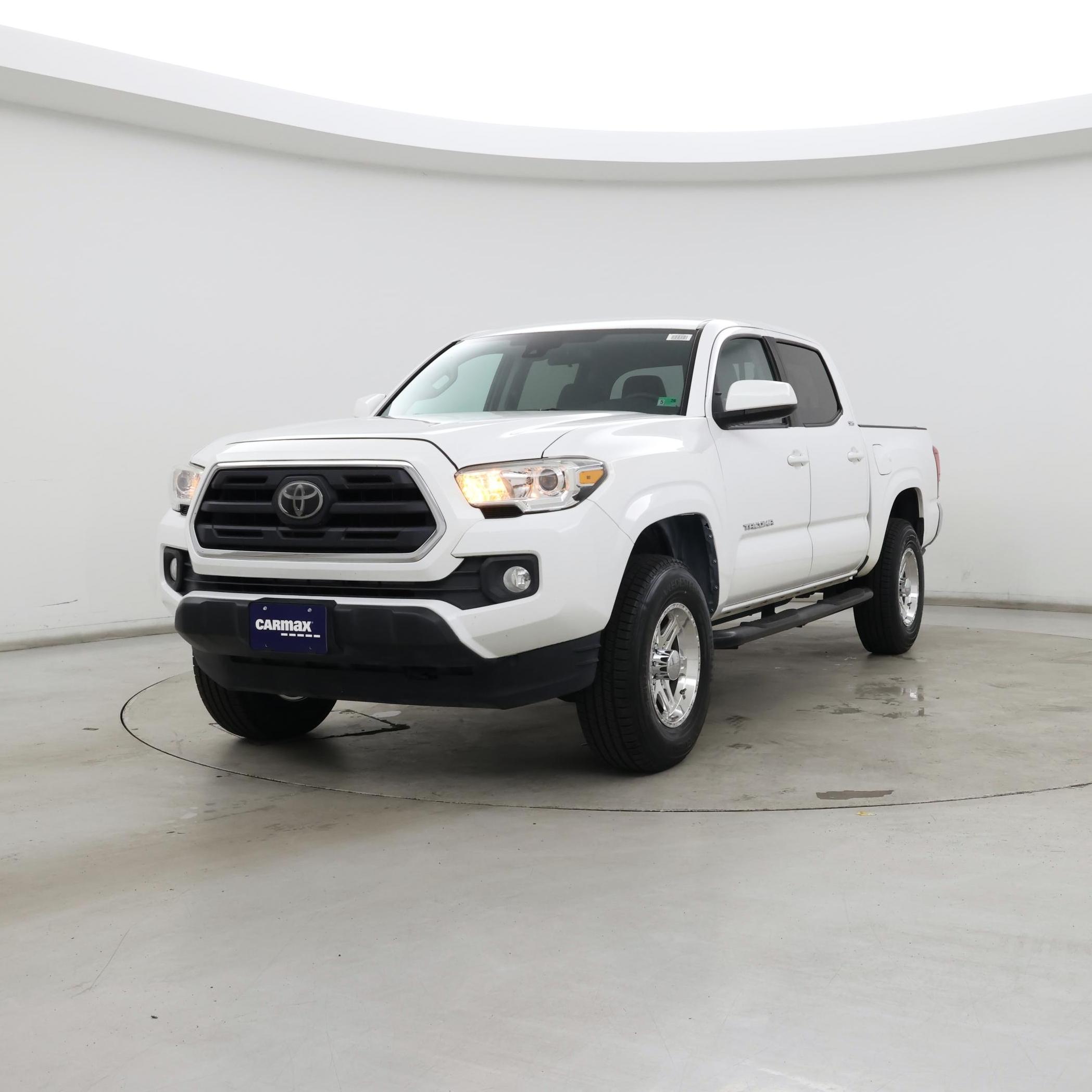 Thumbnail: 2019 Toyota Tacoma - 4