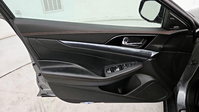 2020 Nissan Maxima SR 12