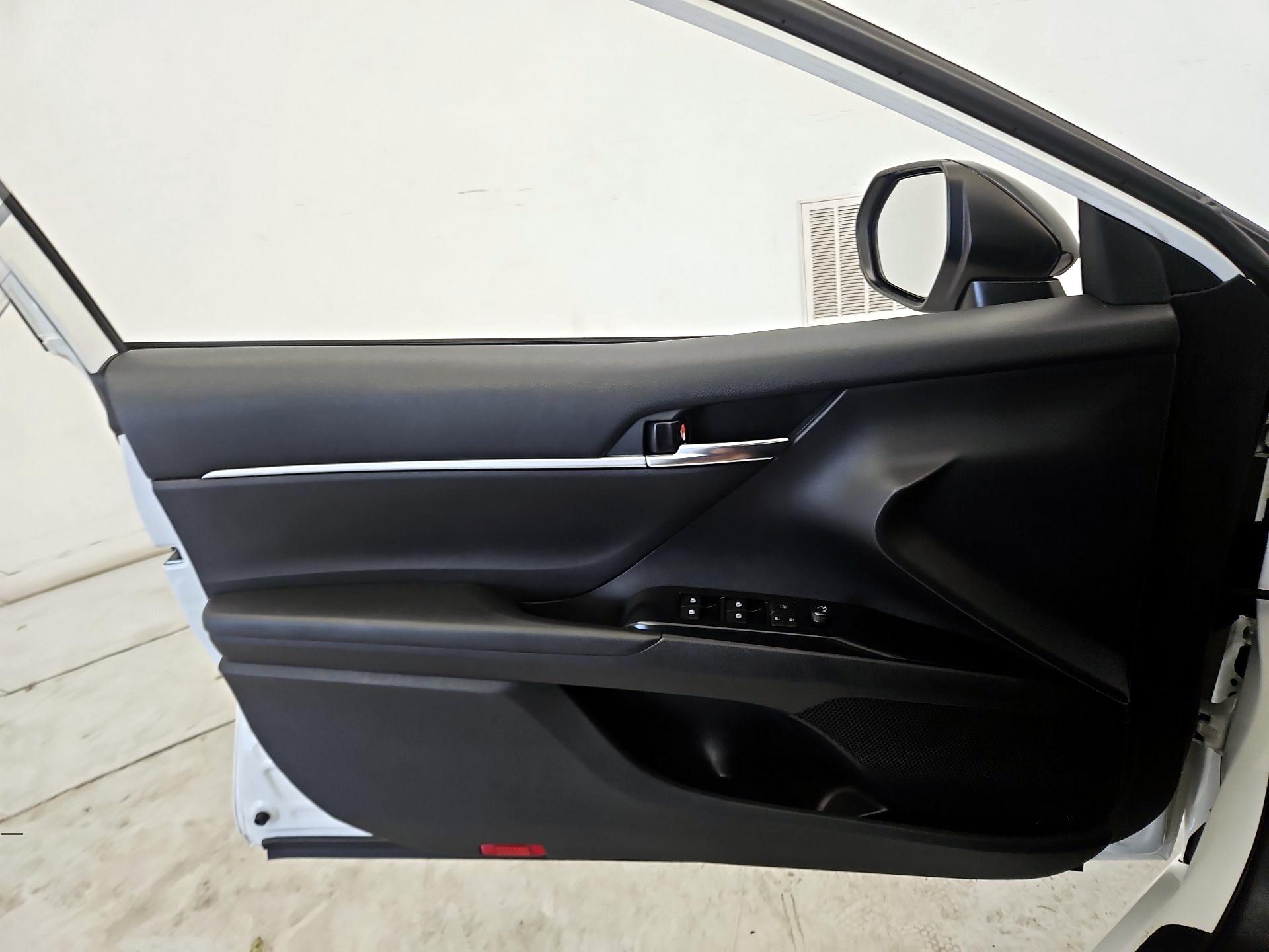 Thumbnail: 2020 Toyota Camry - 12