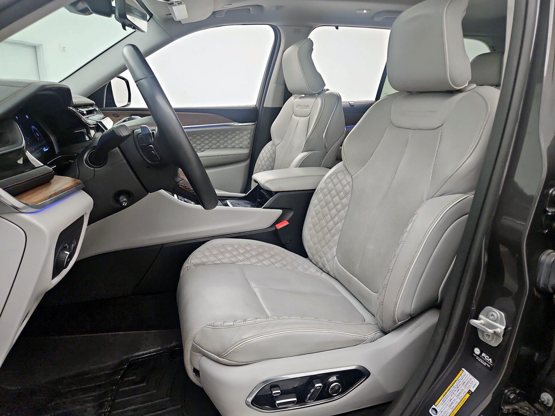 Thumbnail: 2022 Jeep Grand Cherokee - 11