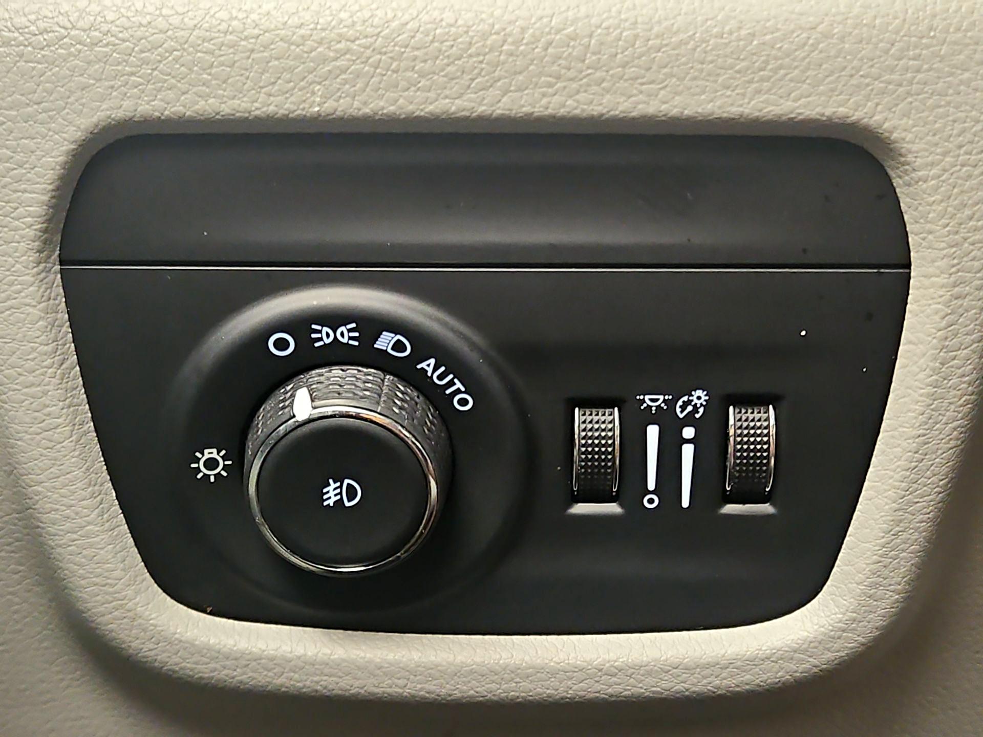 Thumbnail: 2022 Jeep Grand Cherokee - 13