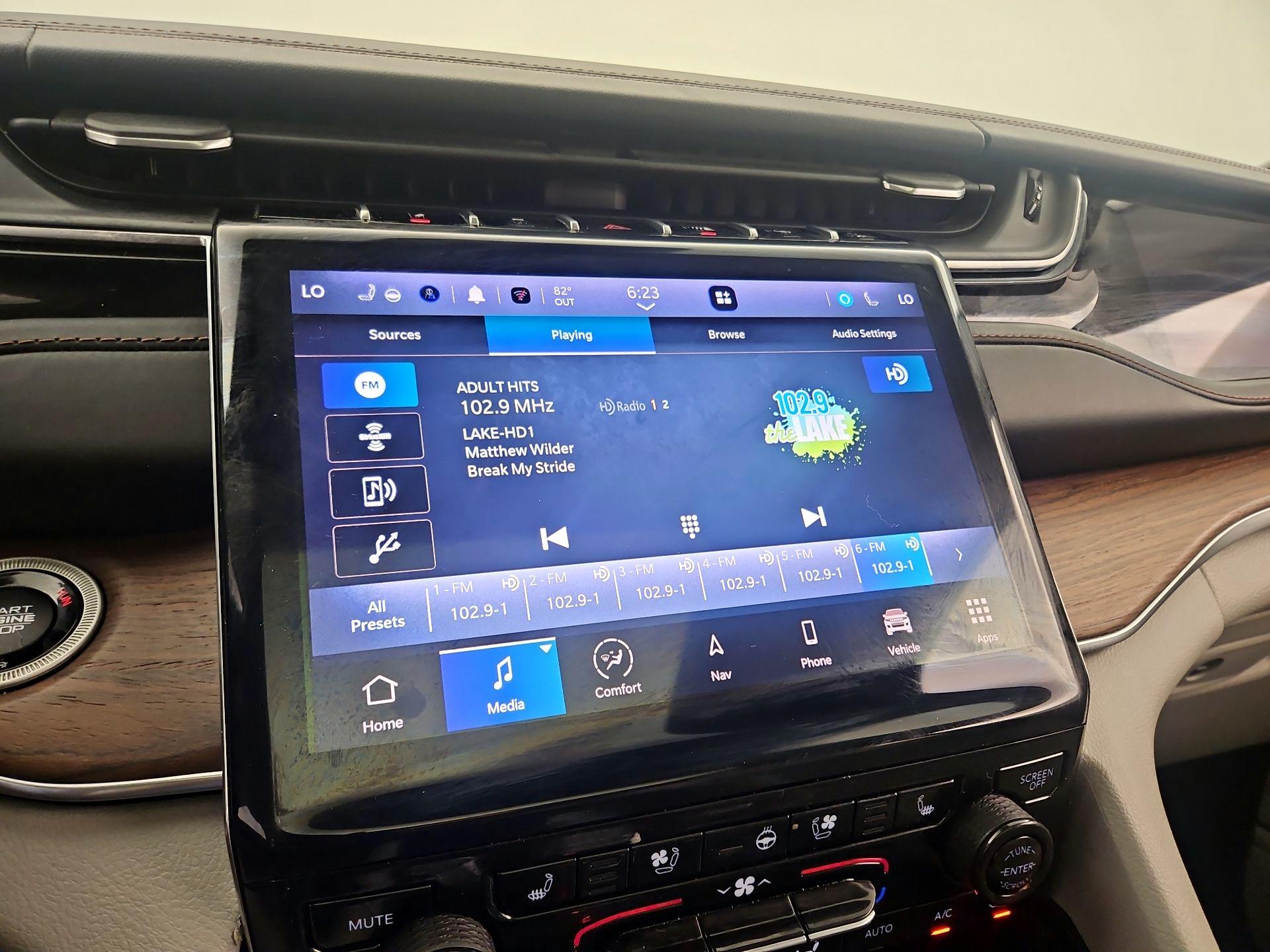 Thumbnail: 2022 Jeep Grand Cherokee - 16