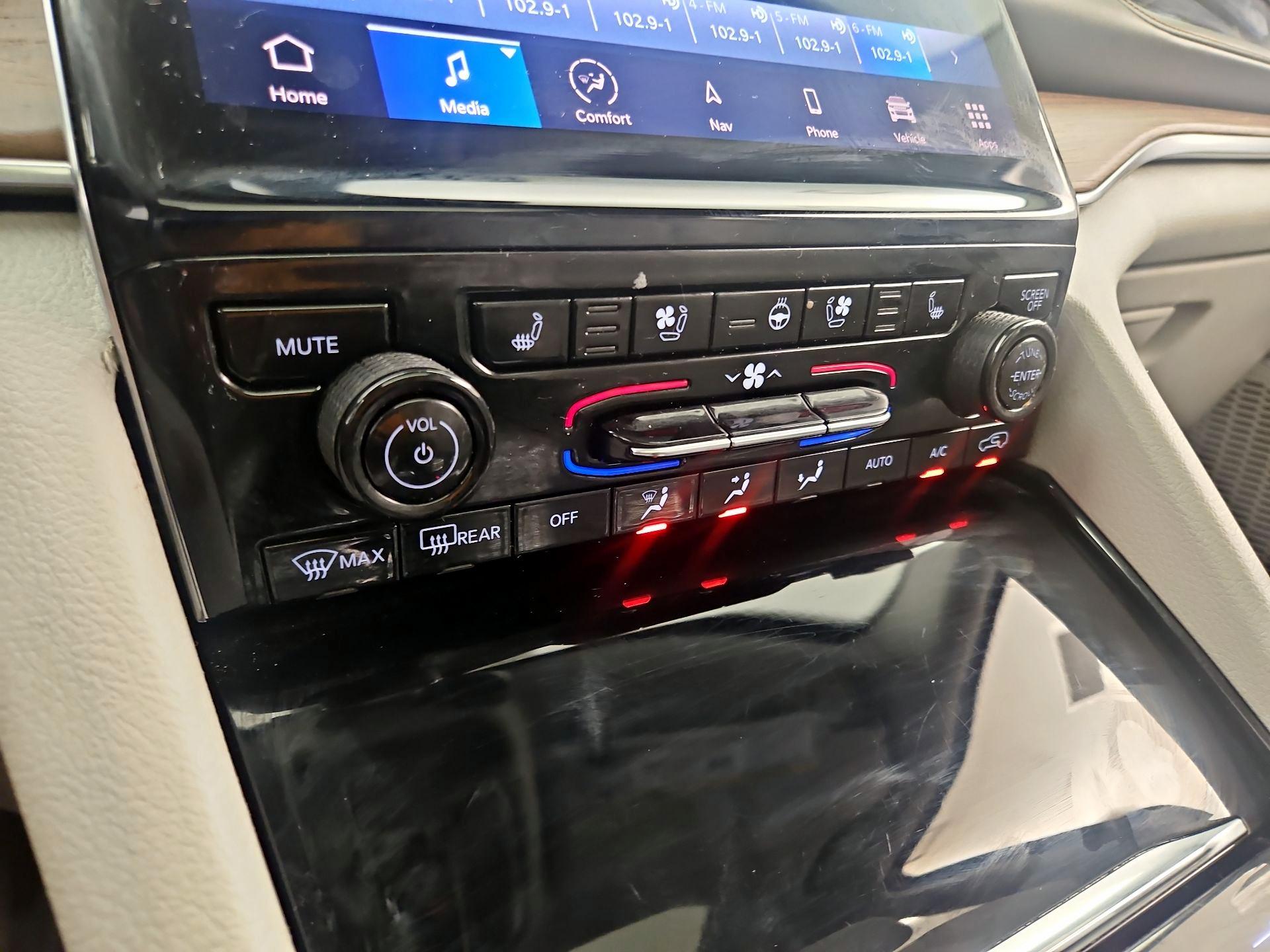 Thumbnail: 2022 Jeep Grand Cherokee - 17