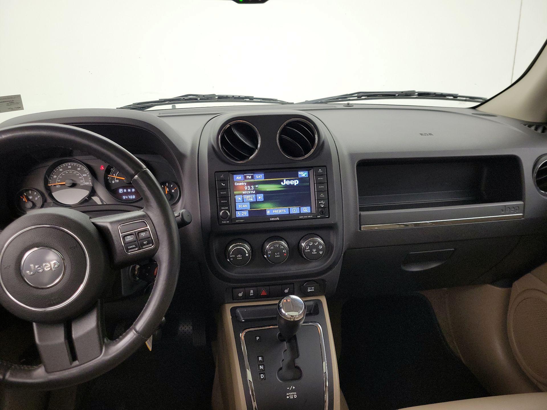 Thumbnail: 2016 Jeep Patriot - 9