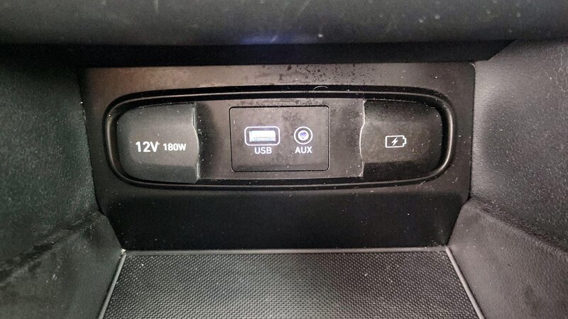 2020 Hyundai Santa Fe SE 18