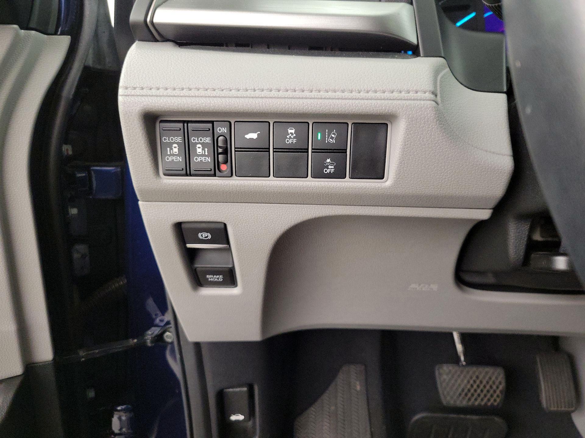 Thumbnail: 2019 Honda Odyssey - 13