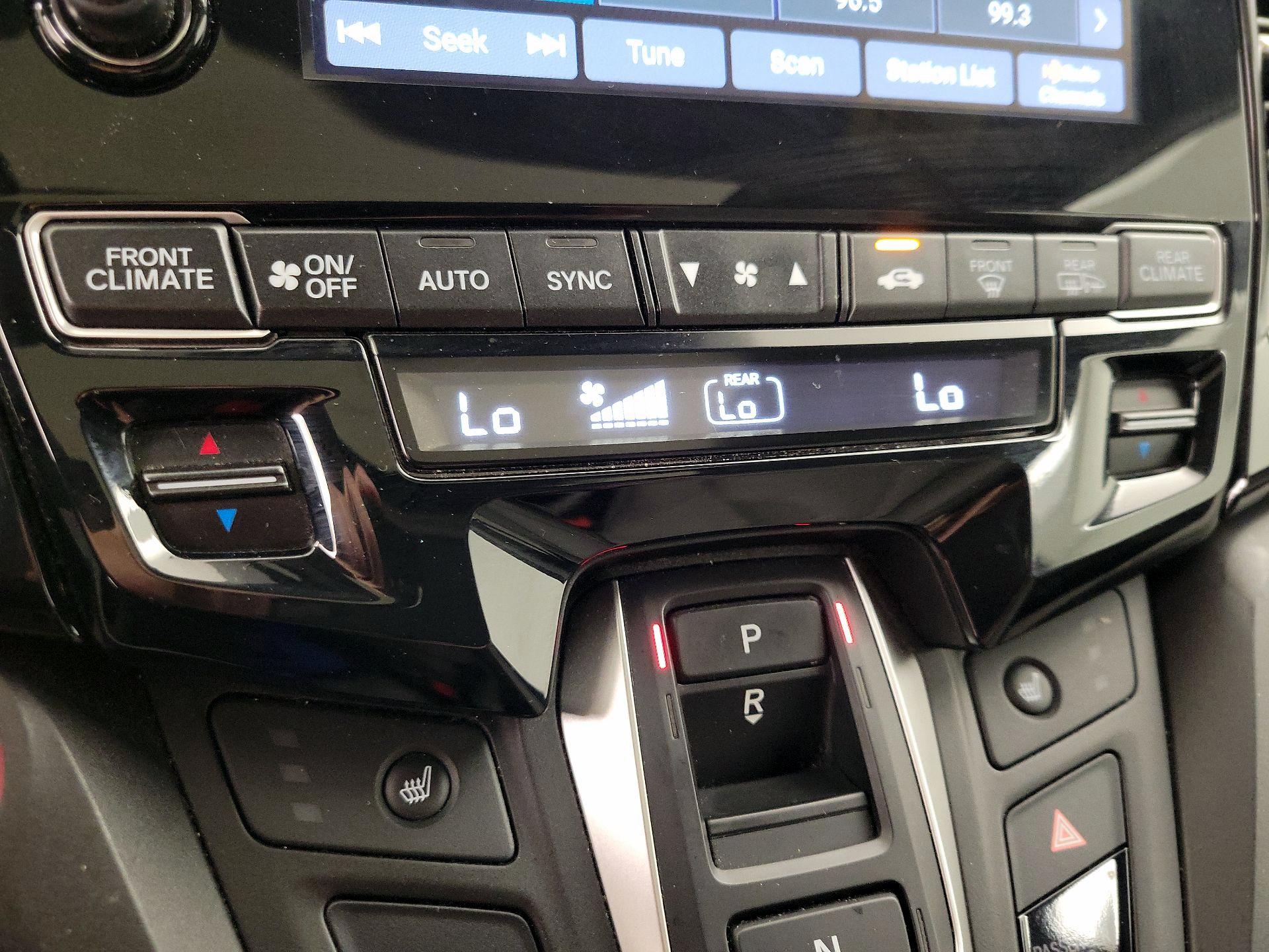 Thumbnail: 2019 Honda Odyssey - 16