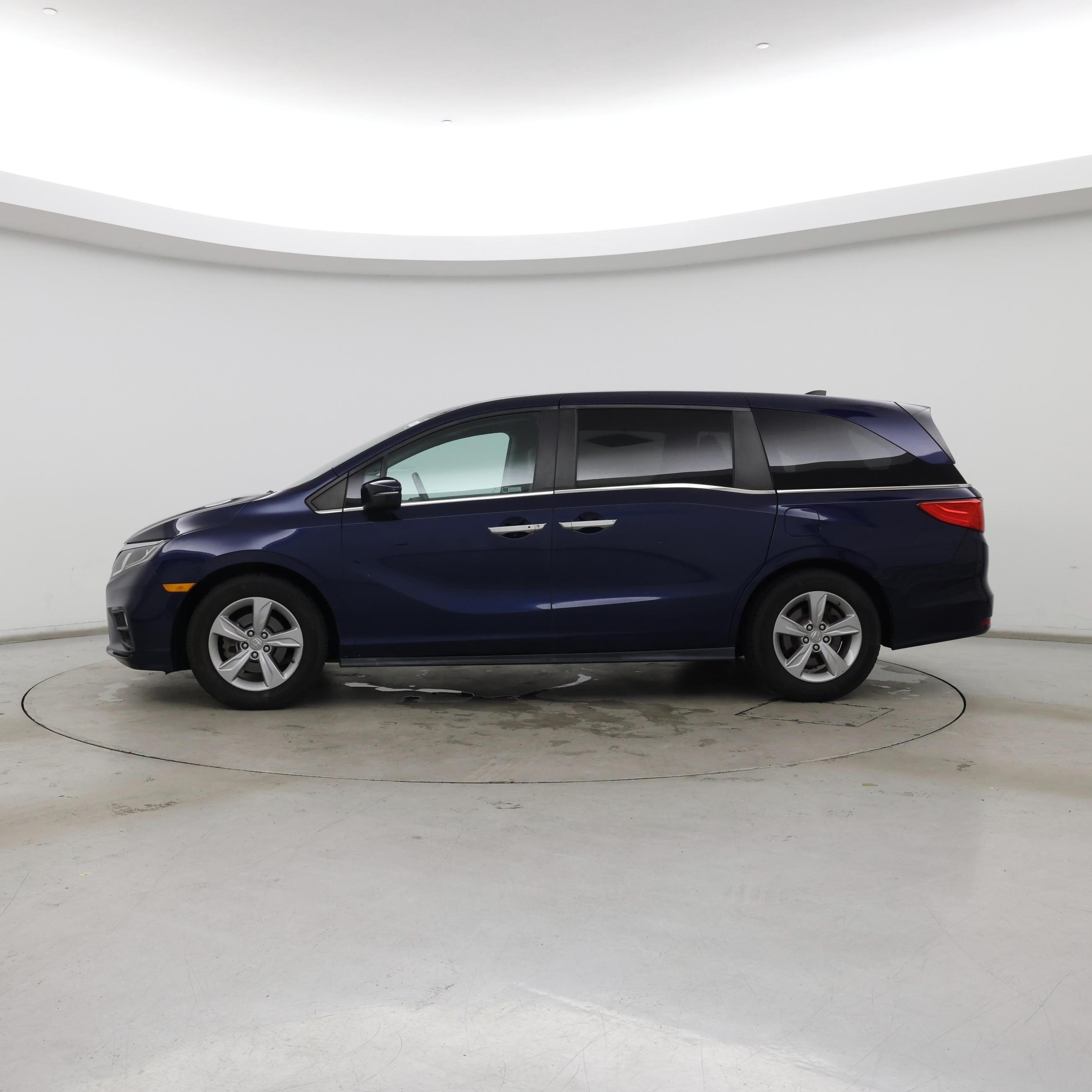 Thumbnail: 2019 Honda Odyssey - 3