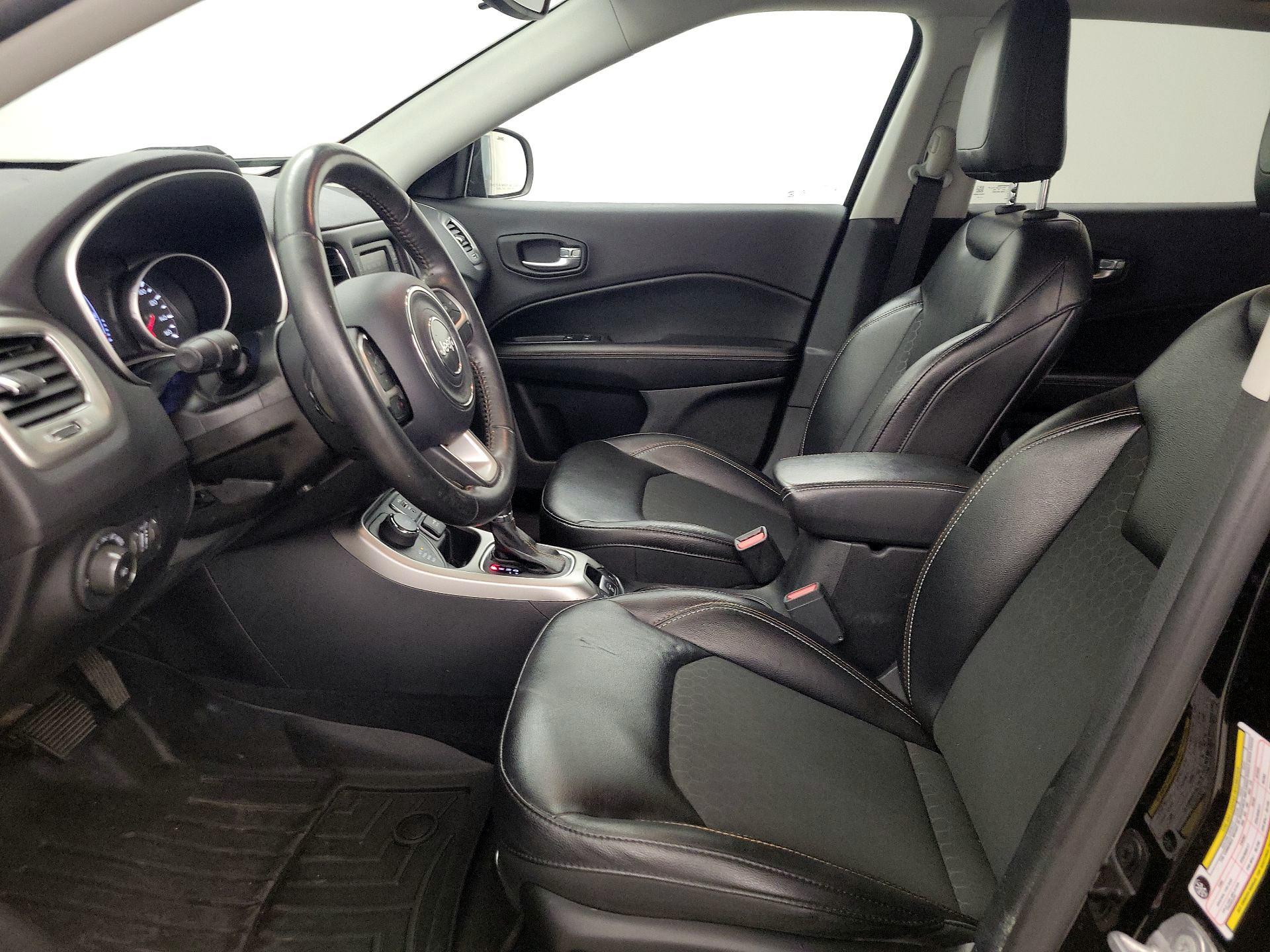 Thumbnail: 2018 Jeep Compass - 11