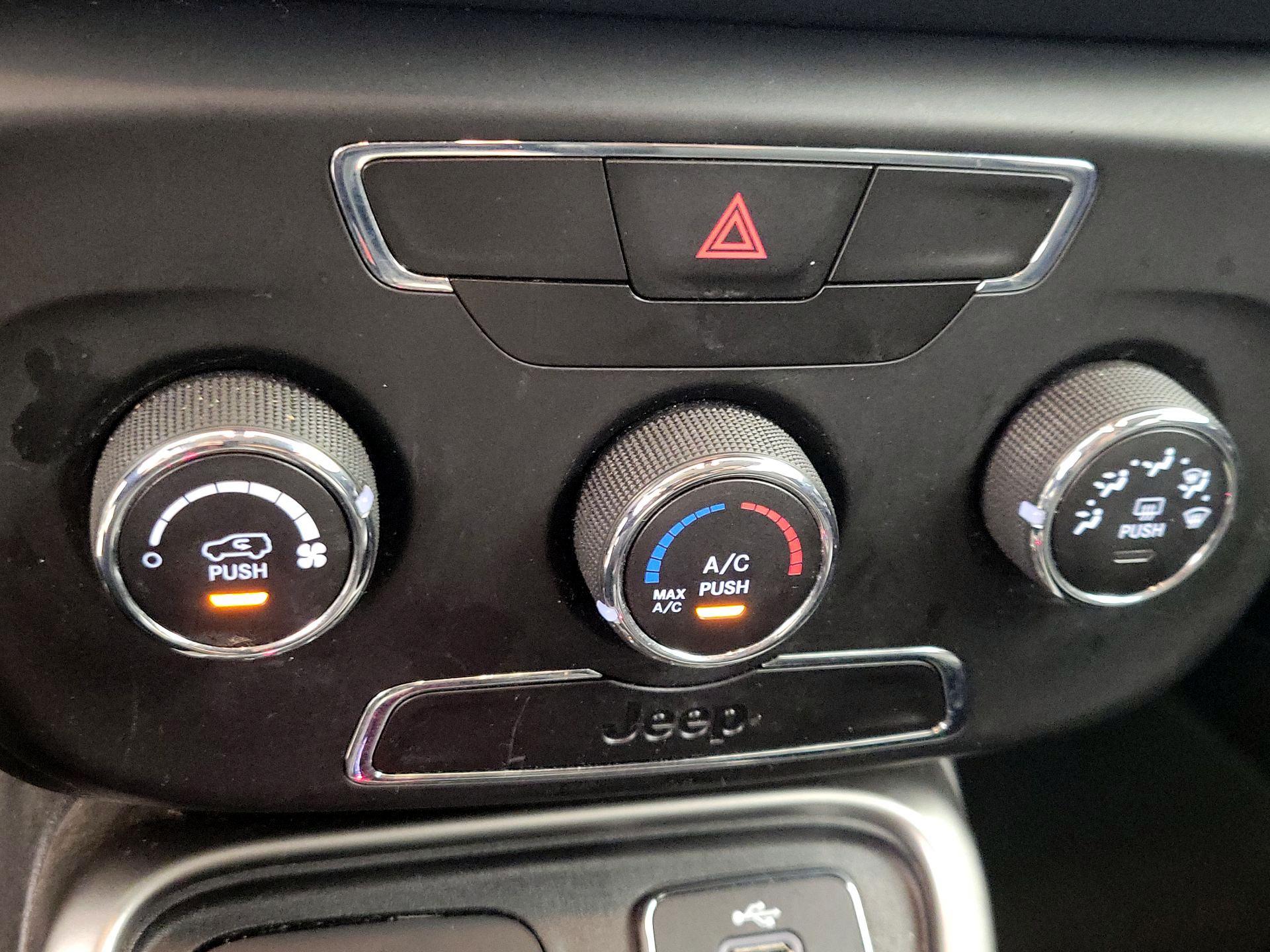 Thumbnail: 2018 Jeep Compass - 16