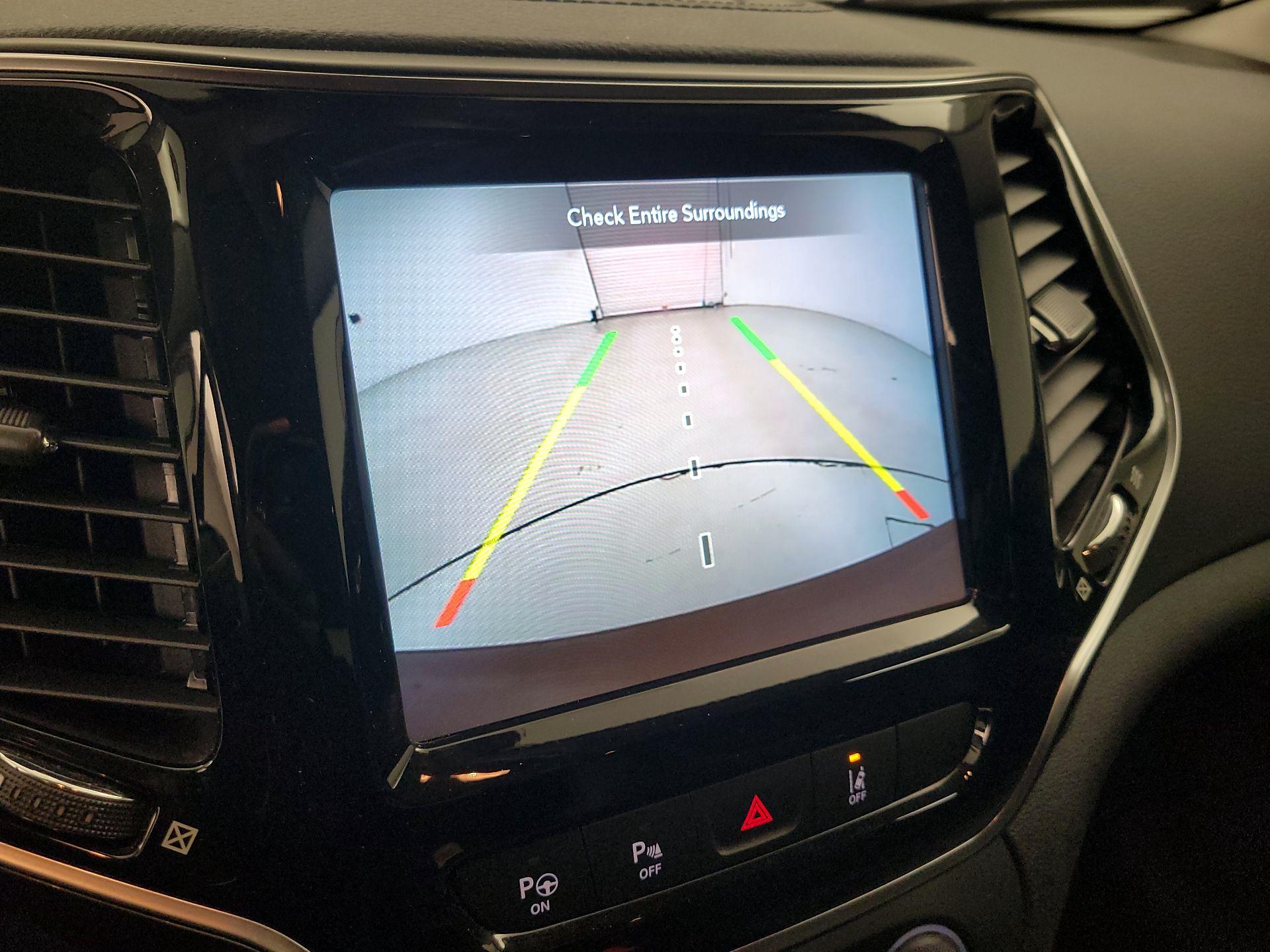 Thumbnail: 2021 Jeep Cherokee - 15