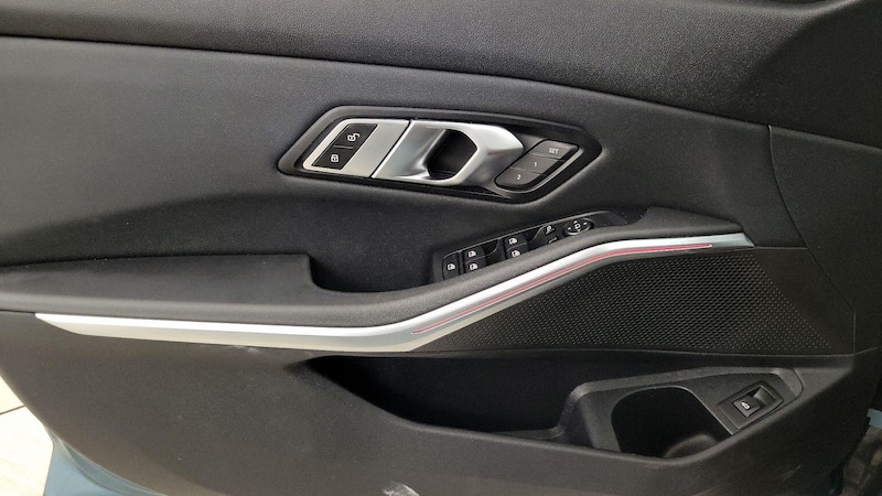 2021 BMW 3 Series 330i xDrive 12