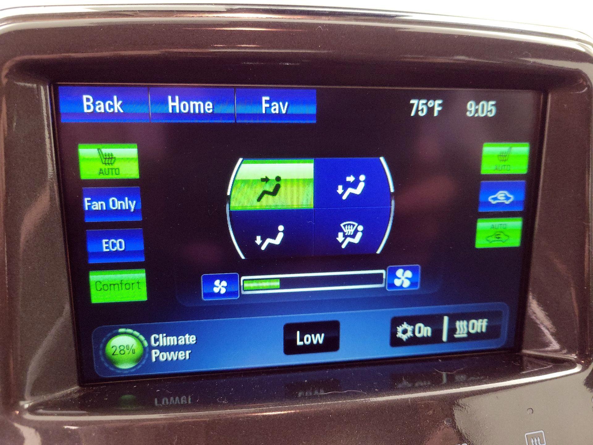 Thumbnail: 2014 Chevrolet Volt - 17