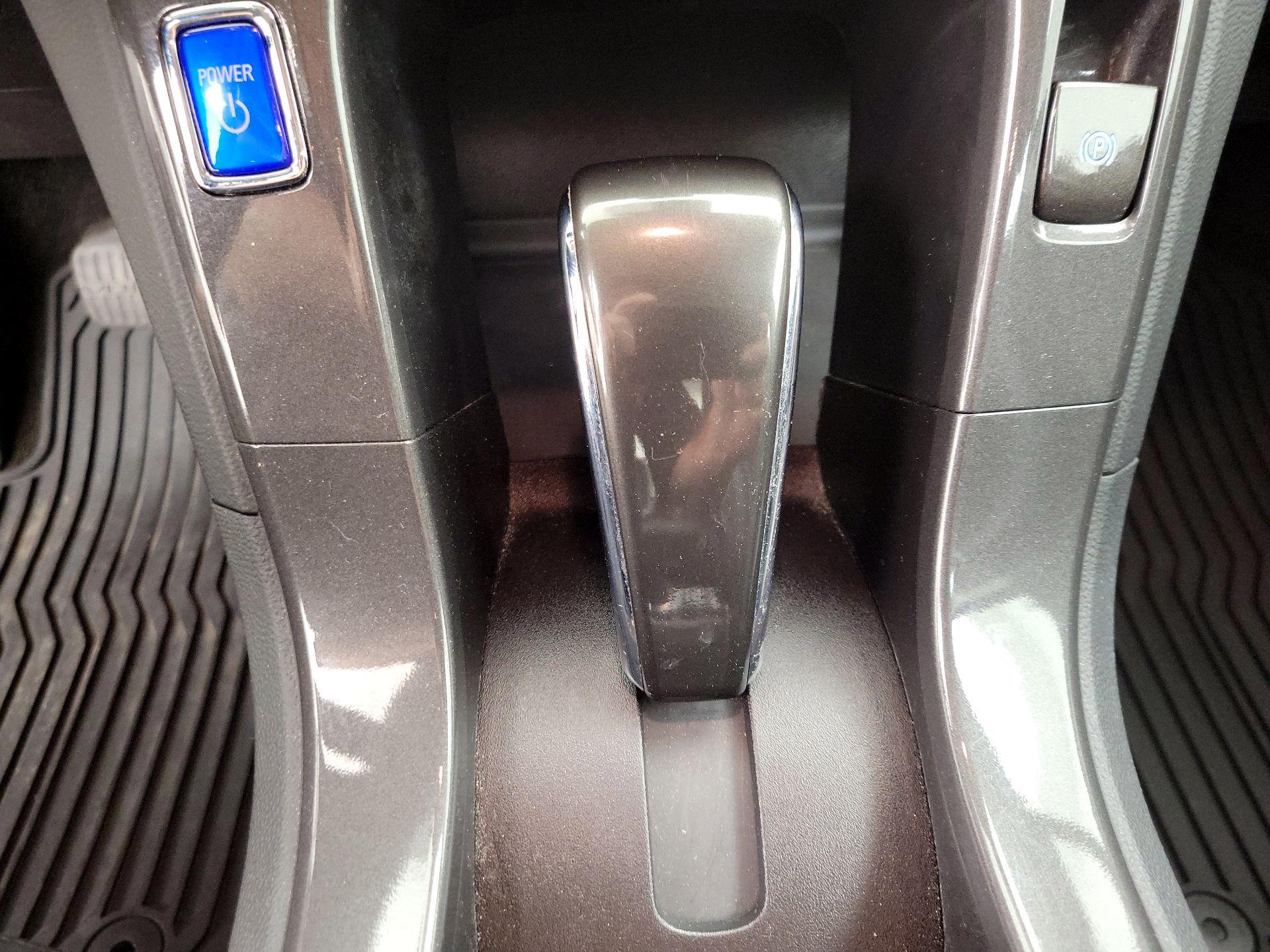 Thumbnail: 2014 Chevrolet Volt - 18