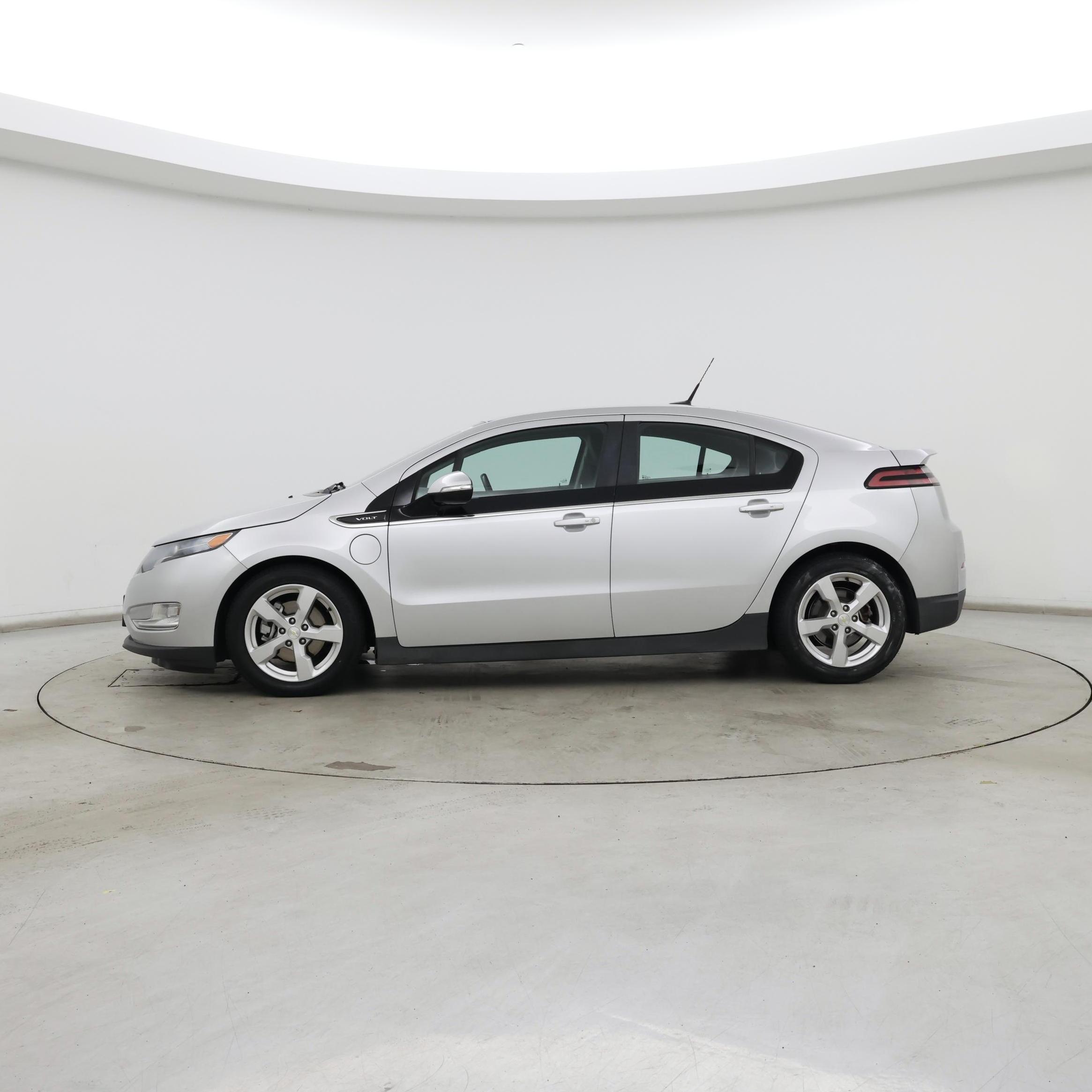 Thumbnail: 2014 Chevrolet Volt - 3