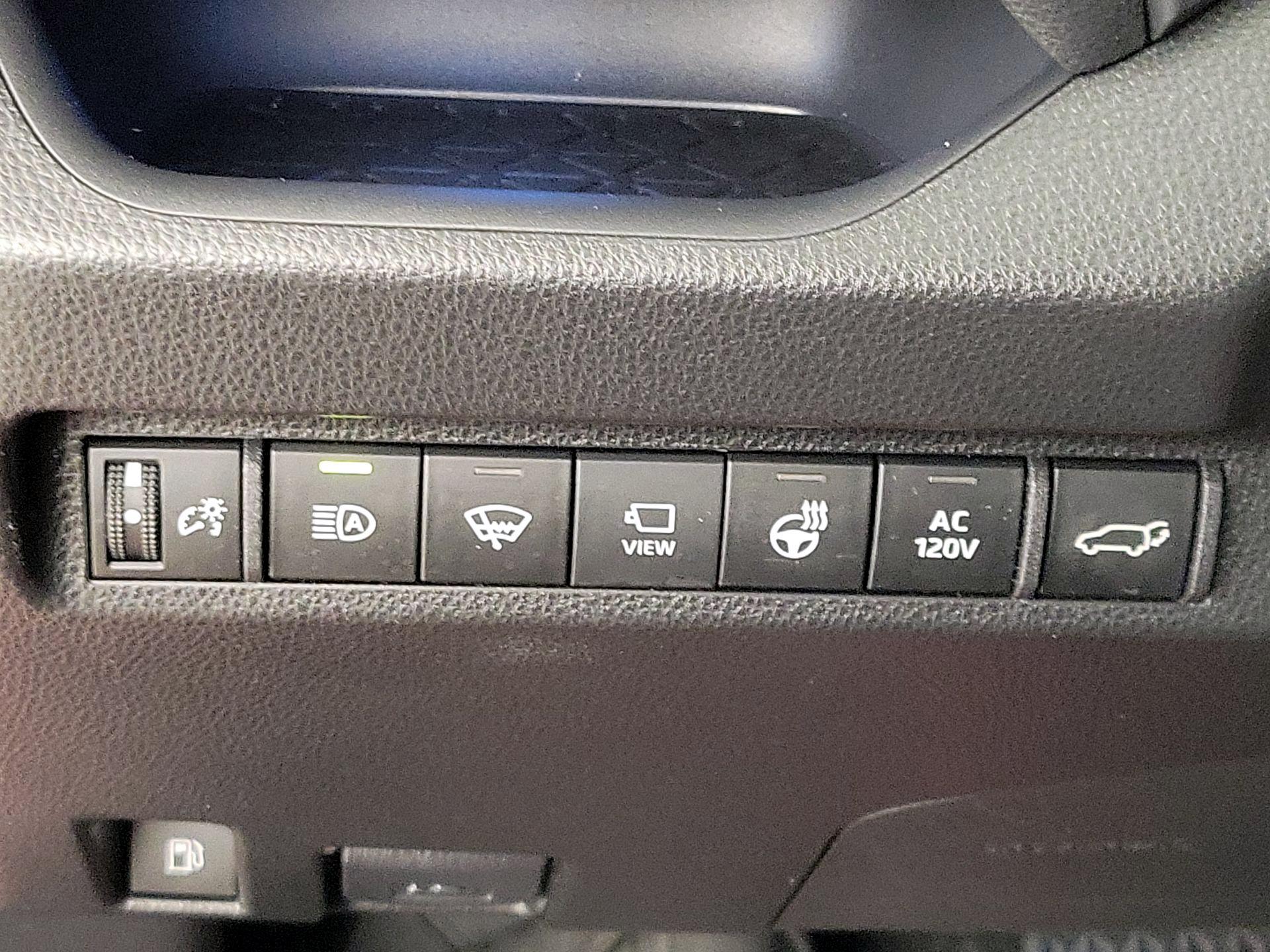 Thumbnail: 2022 Toyota RAV4 - 13