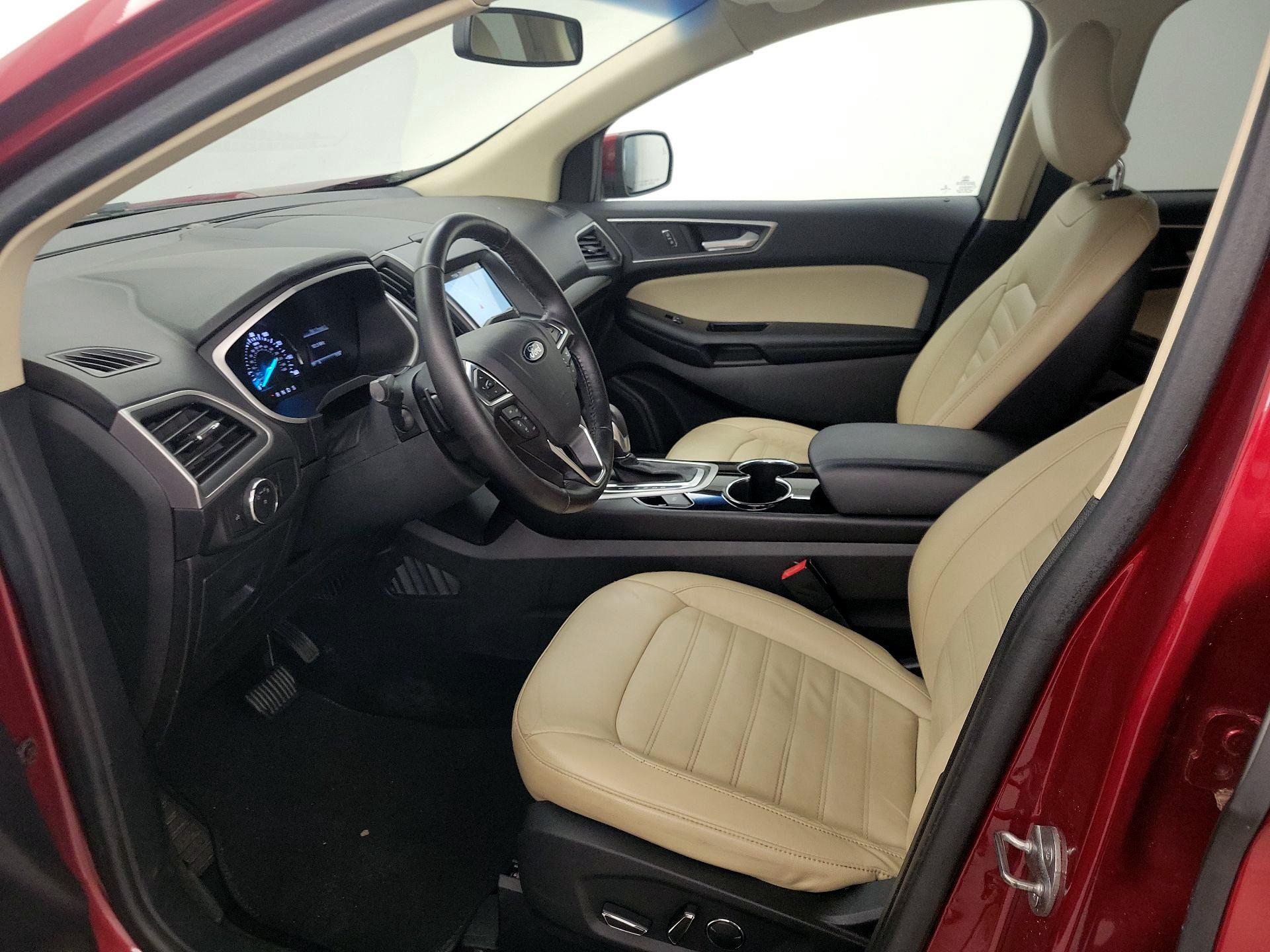Thumbnail: 2017 Ford Edge - 11