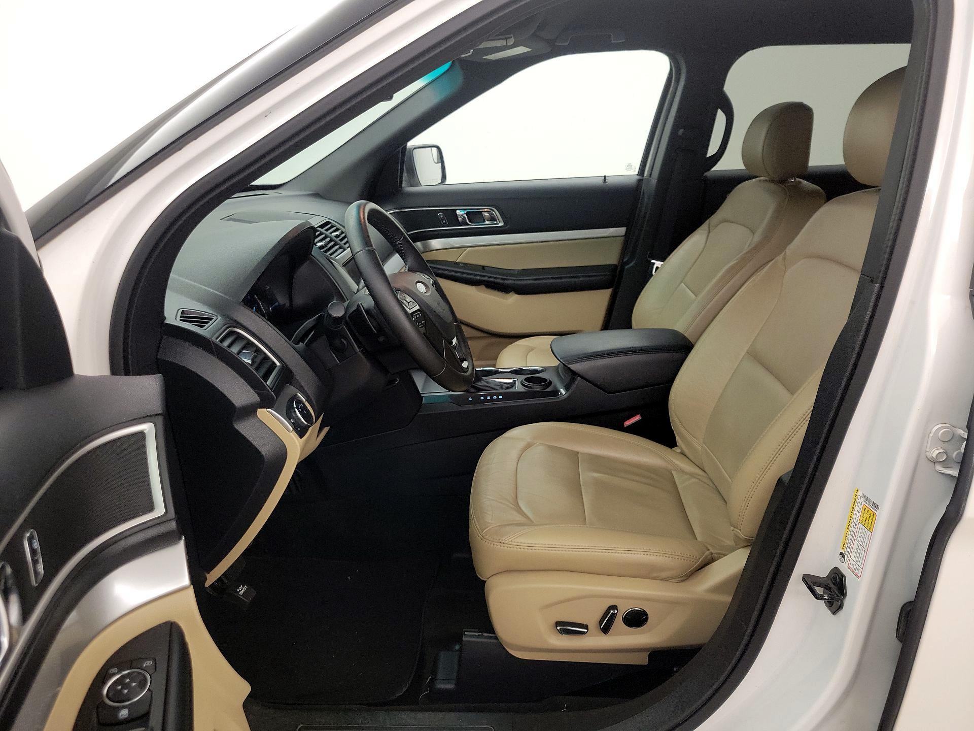 Thumbnail: 2016 Ford Explorer - 11