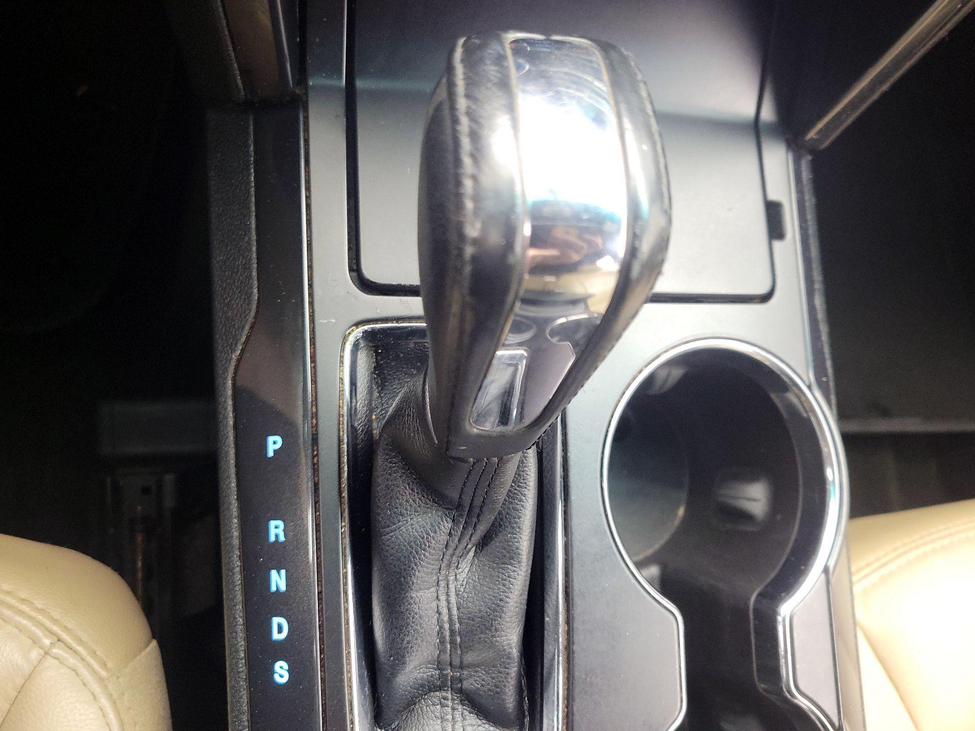 Thumbnail: 2016 Ford Explorer - 17