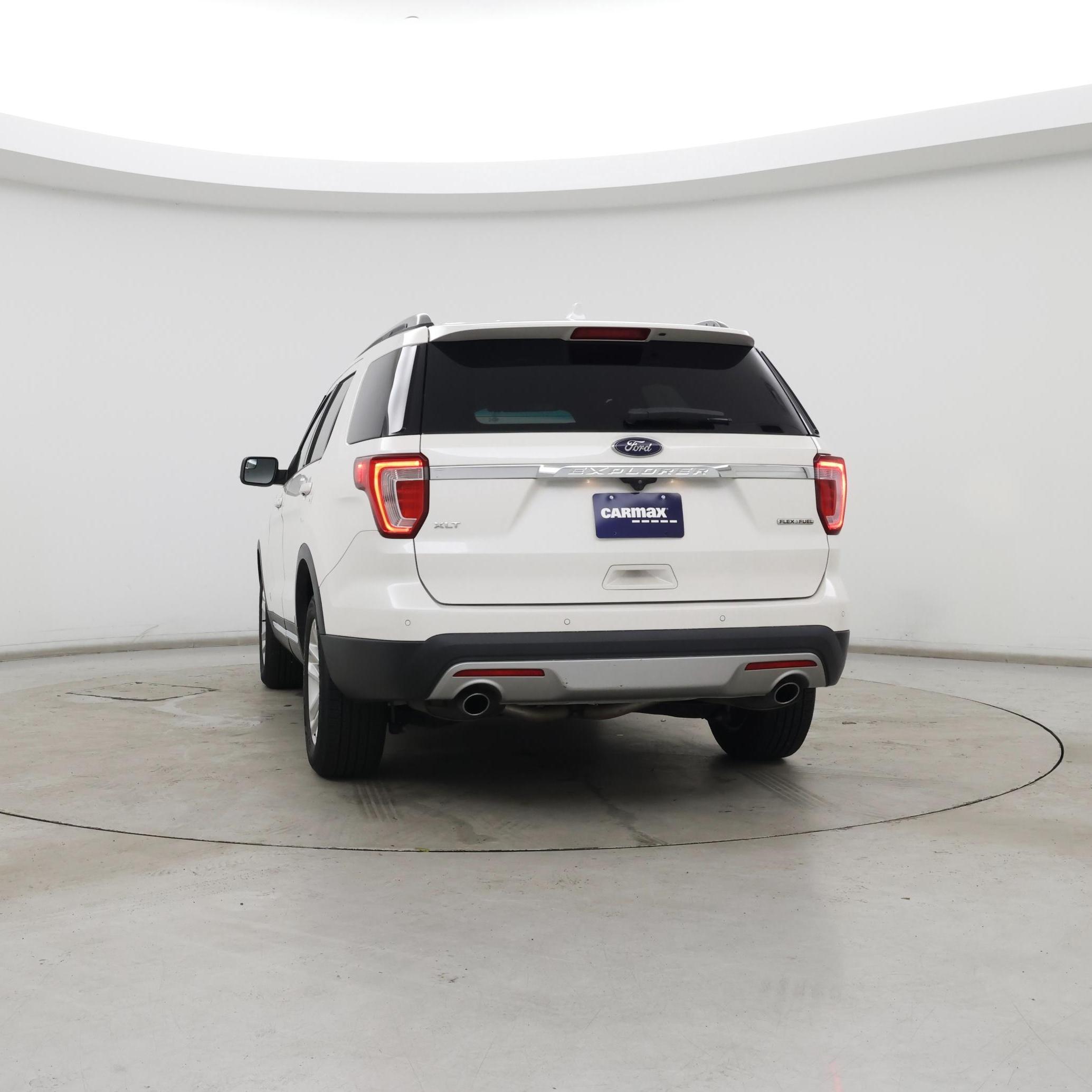 Thumbnail: 2016 Ford Explorer - 6