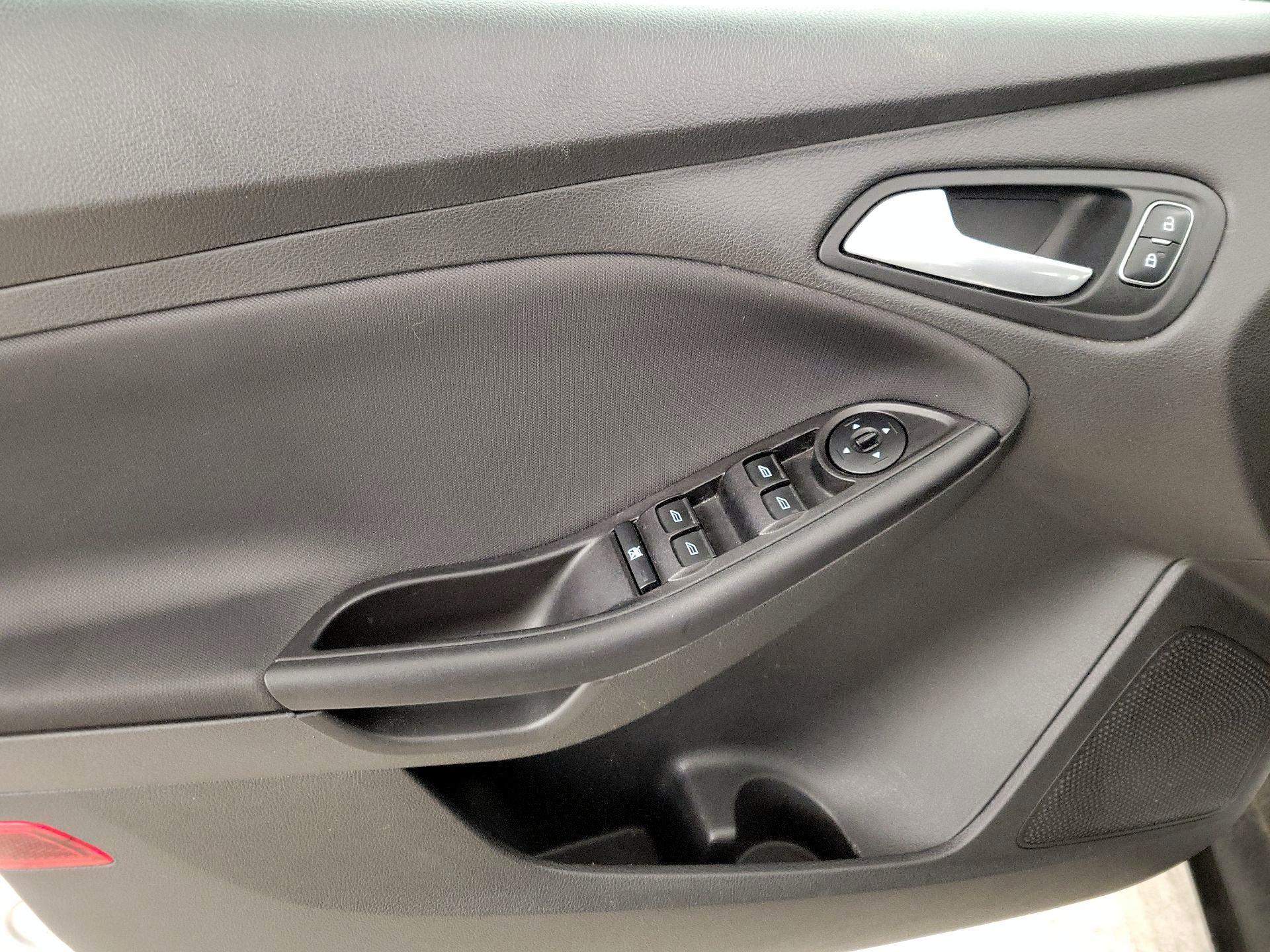 Thumbnail: 2018 Ford Focus - 12