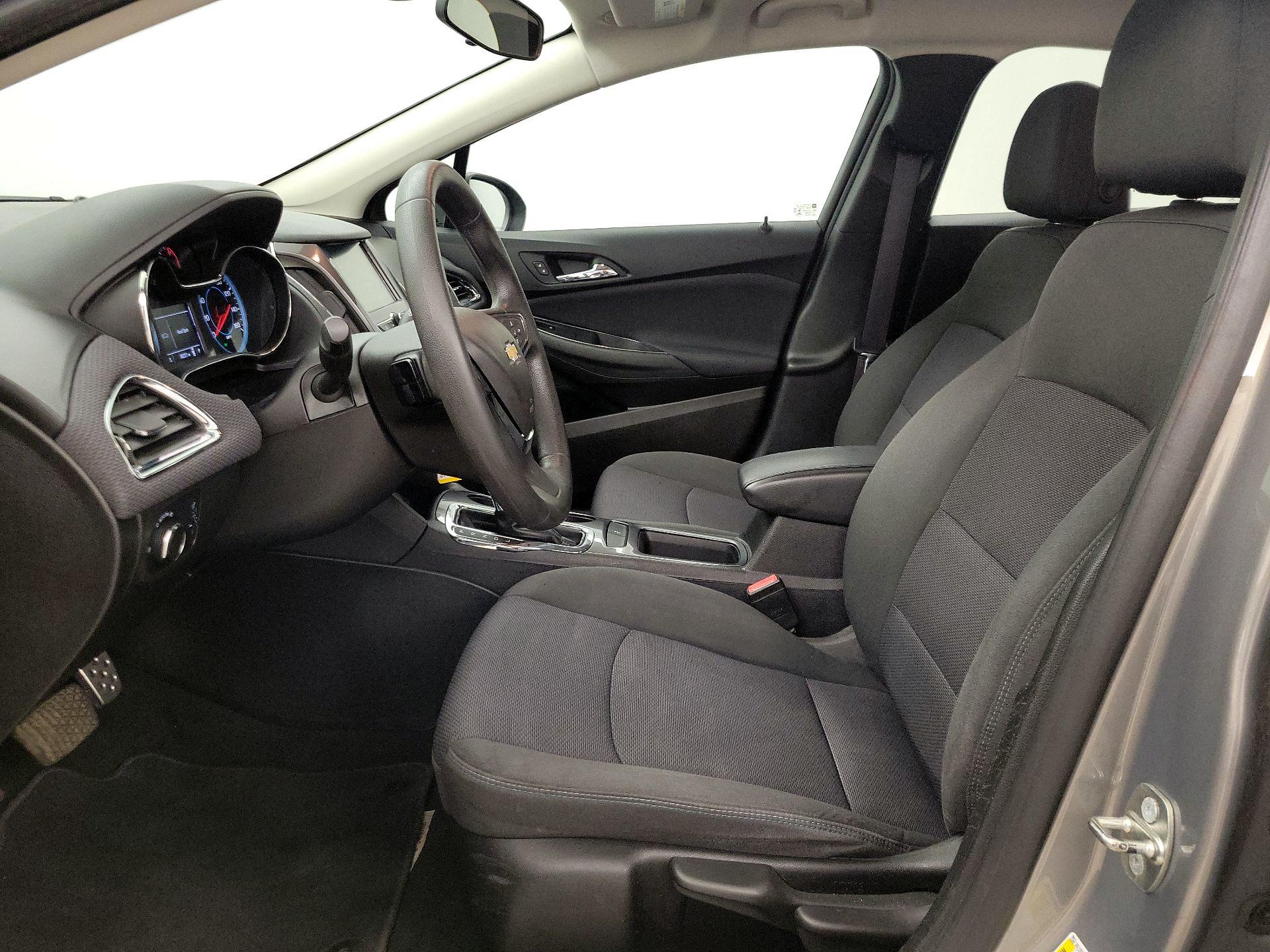 Thumbnail: 2017 Chevrolet Cruze - 11
