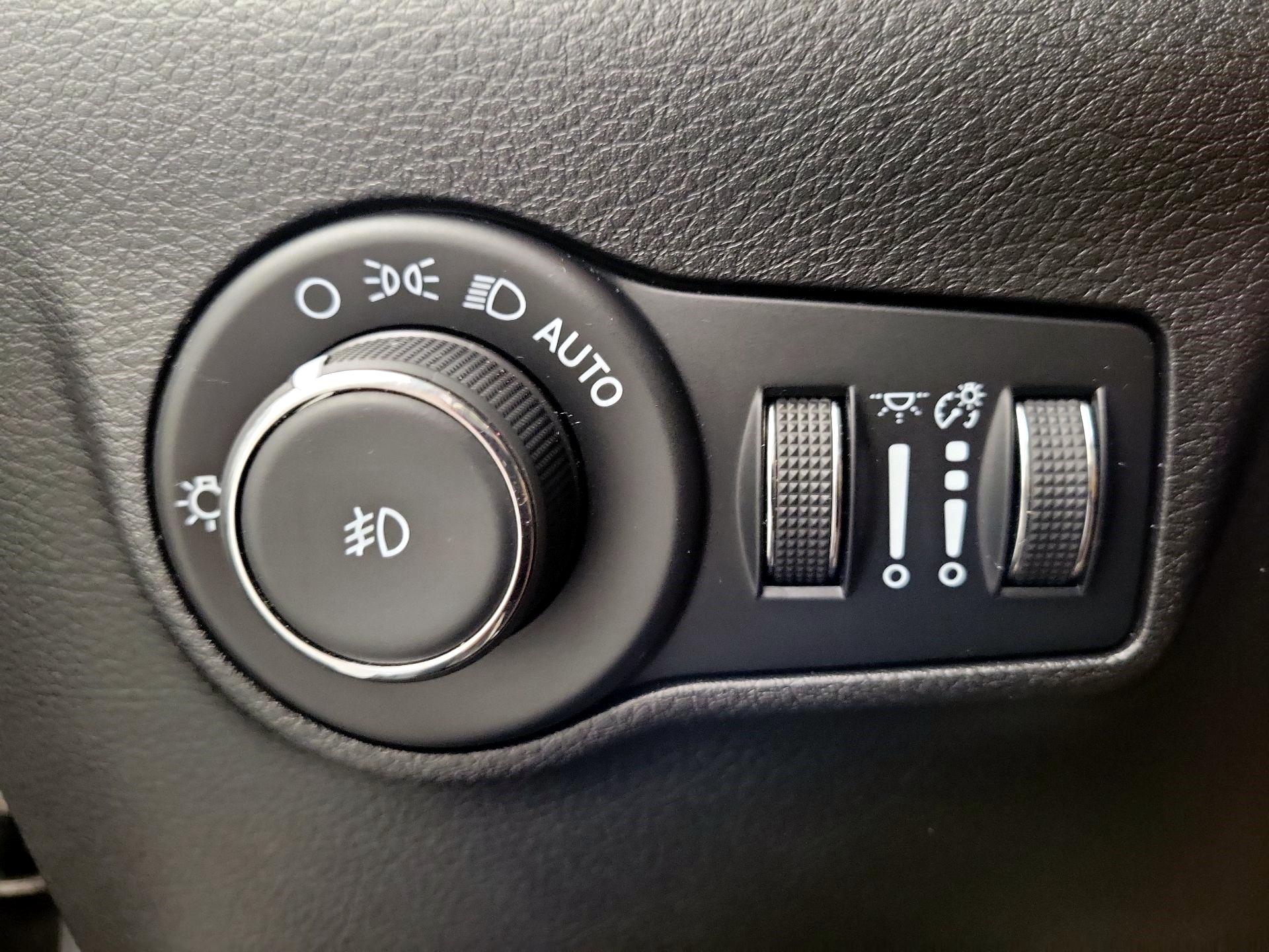 Thumbnail: 2022 Jeep Compass - 11