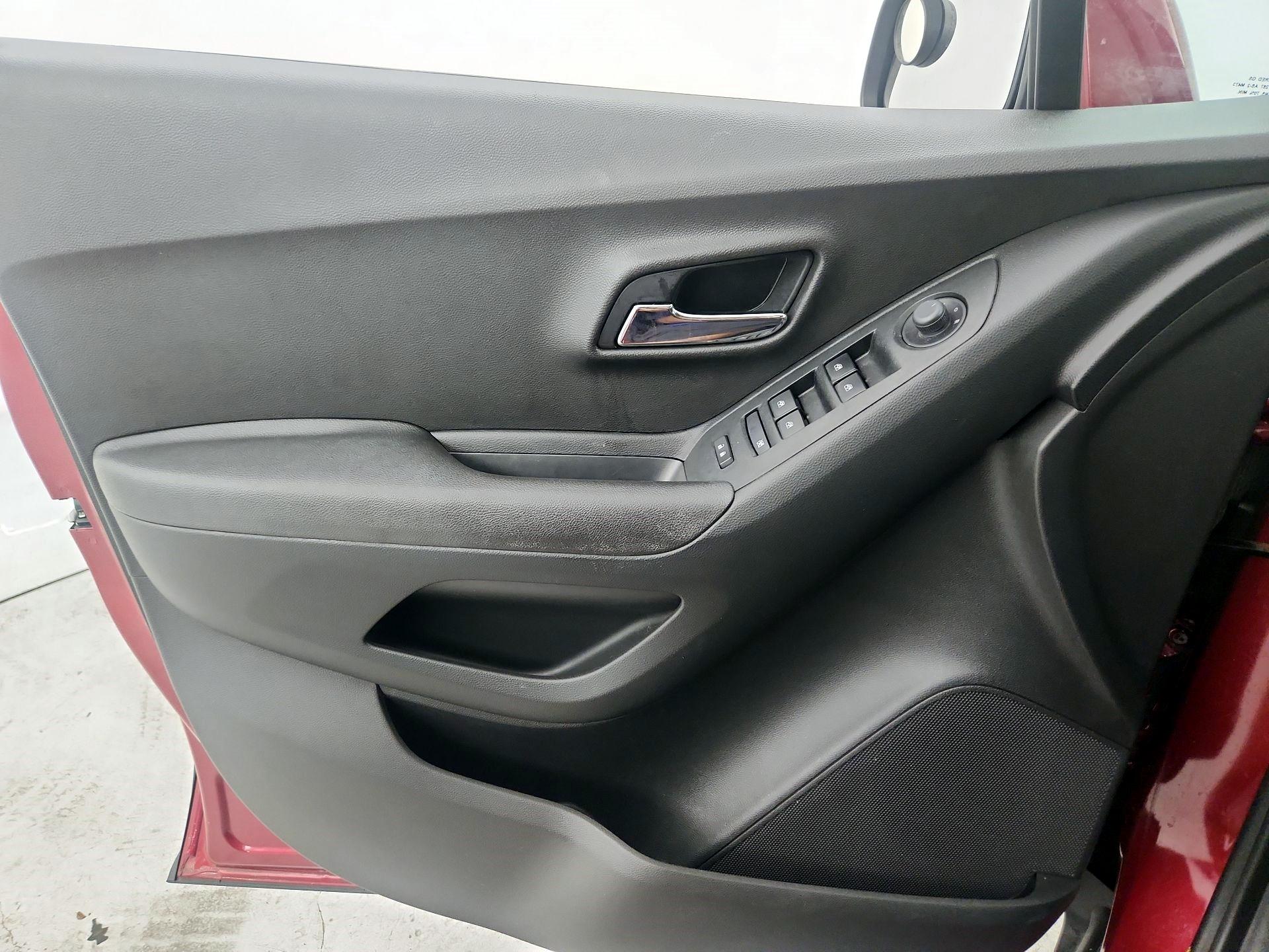 Thumbnail: 2019 Chevrolet Trax - 12