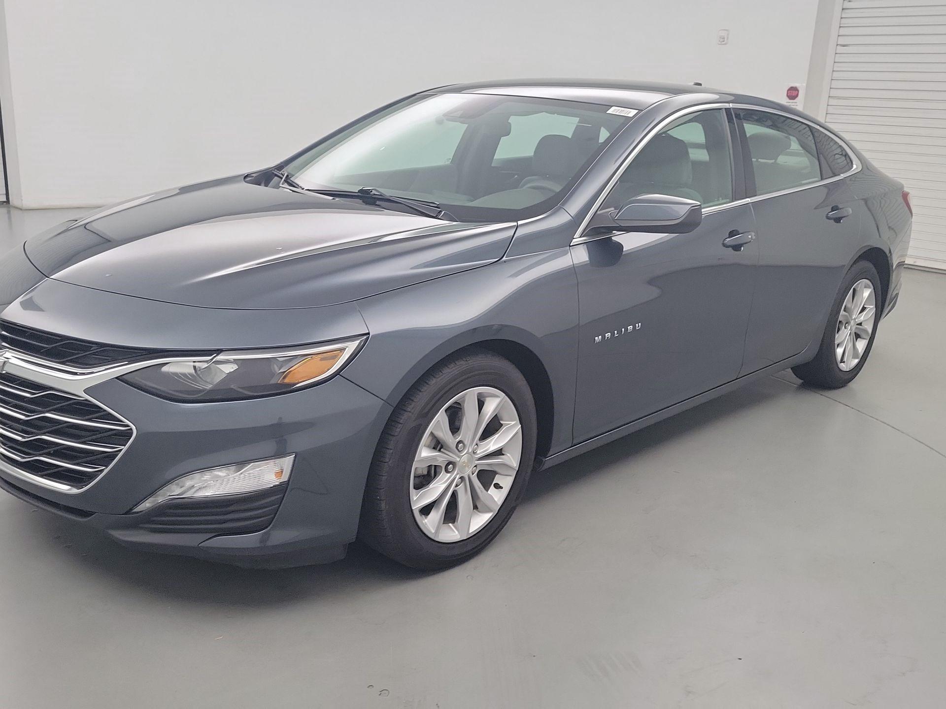 Thumbnail: 2021 Chevrolet Malibu - 3