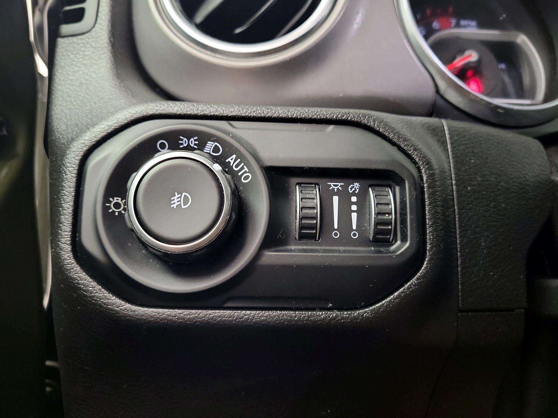 Thumbnail: 2021 Jeep Wrangler - 11
