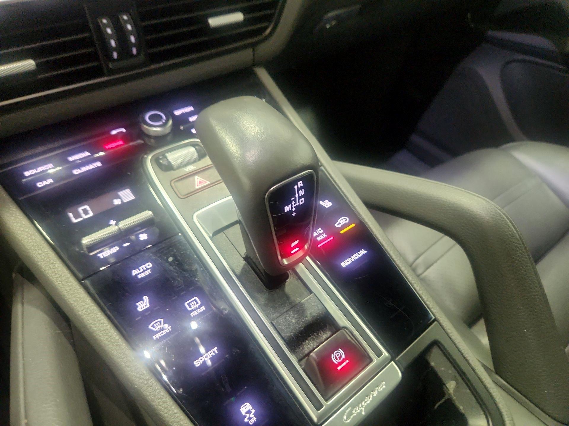 Thumbnail: 2019 Porsche Cayenne - 18