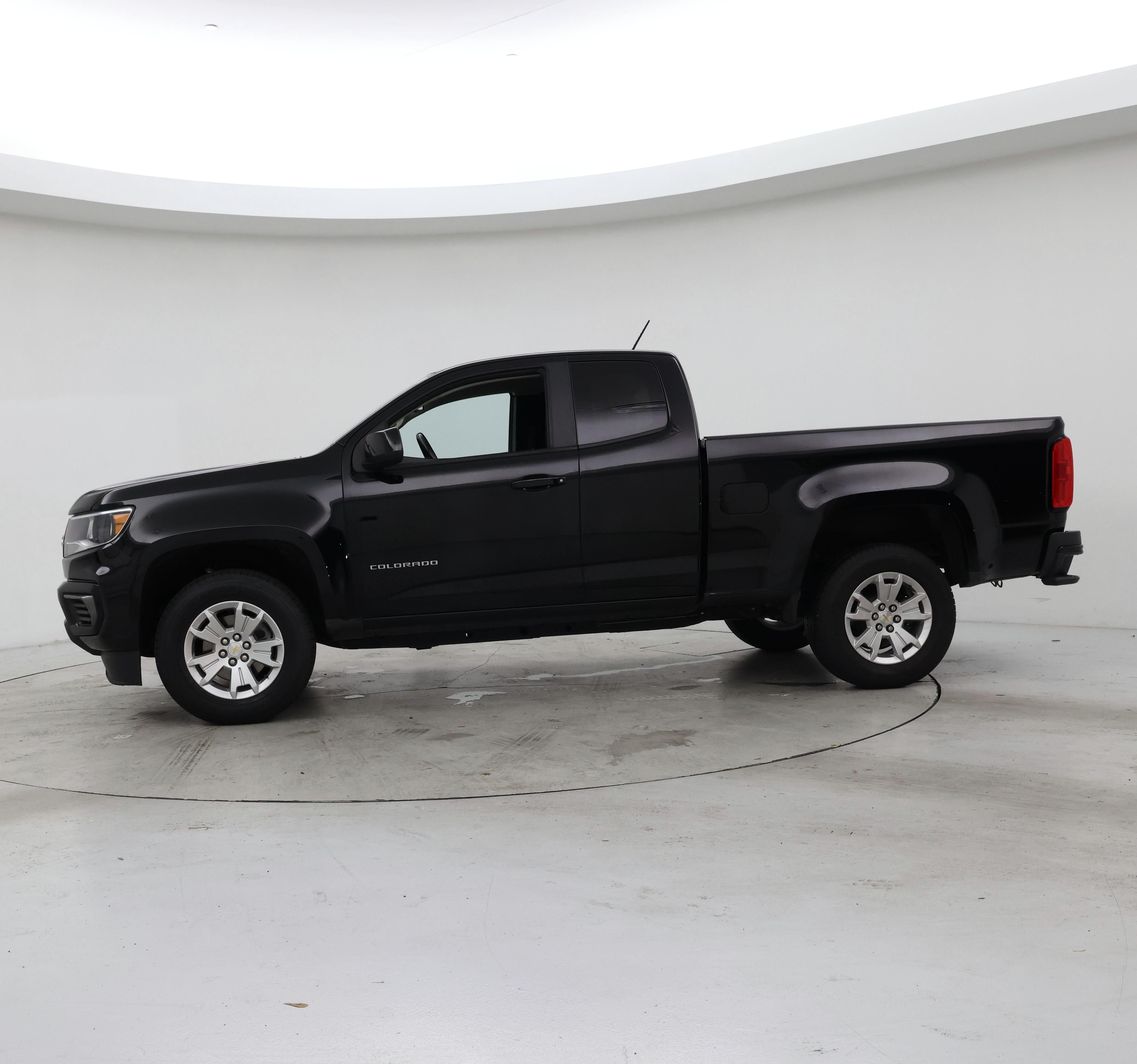 Thumbnail: 2022 Chevrolet Colorado - 3