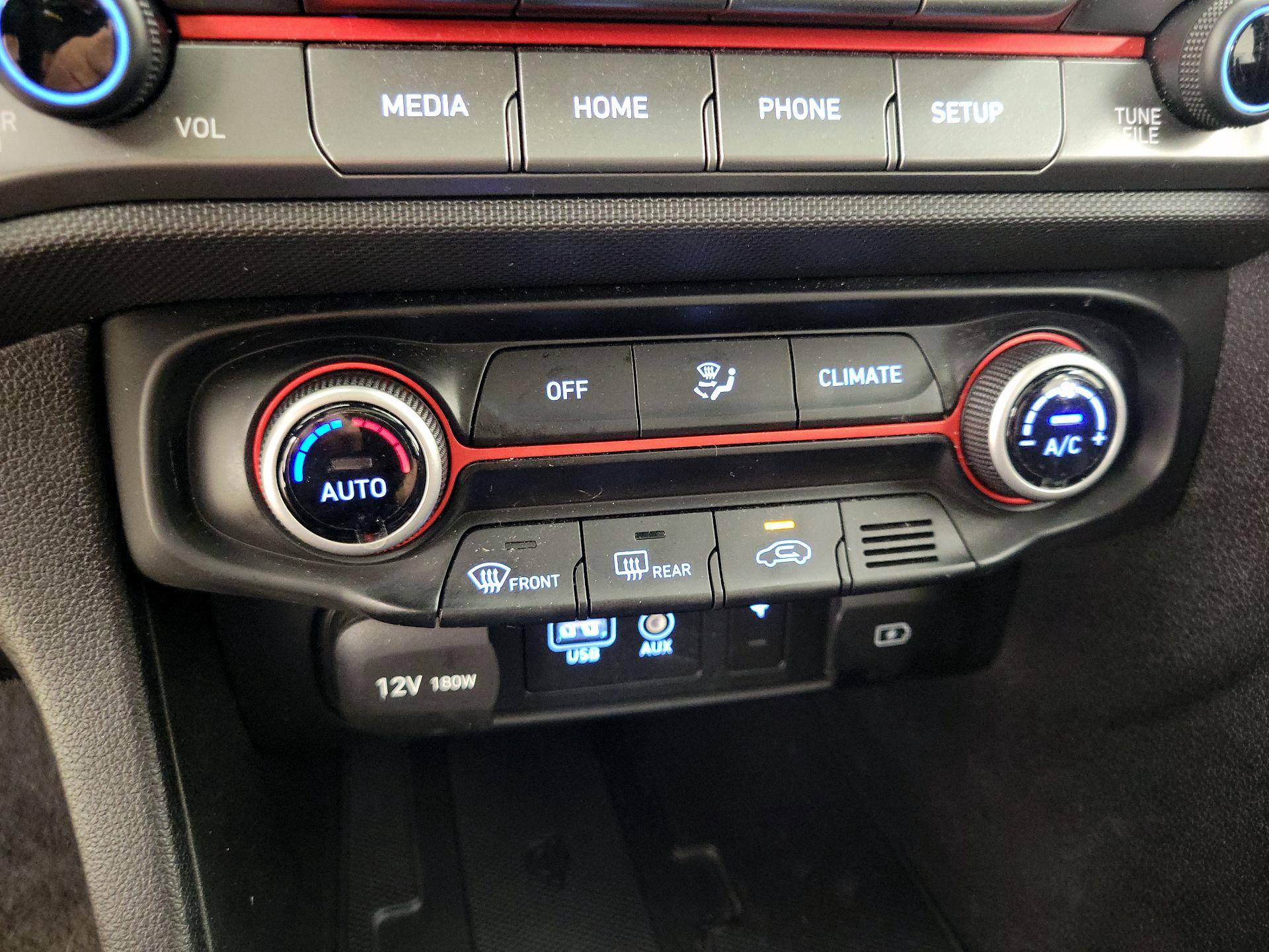 Thumbnail: 2019 Hyundai Veloster - 16