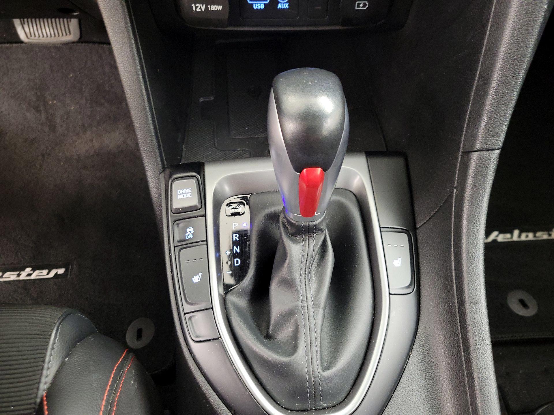 Thumbnail: 2019 Hyundai Veloster - 17