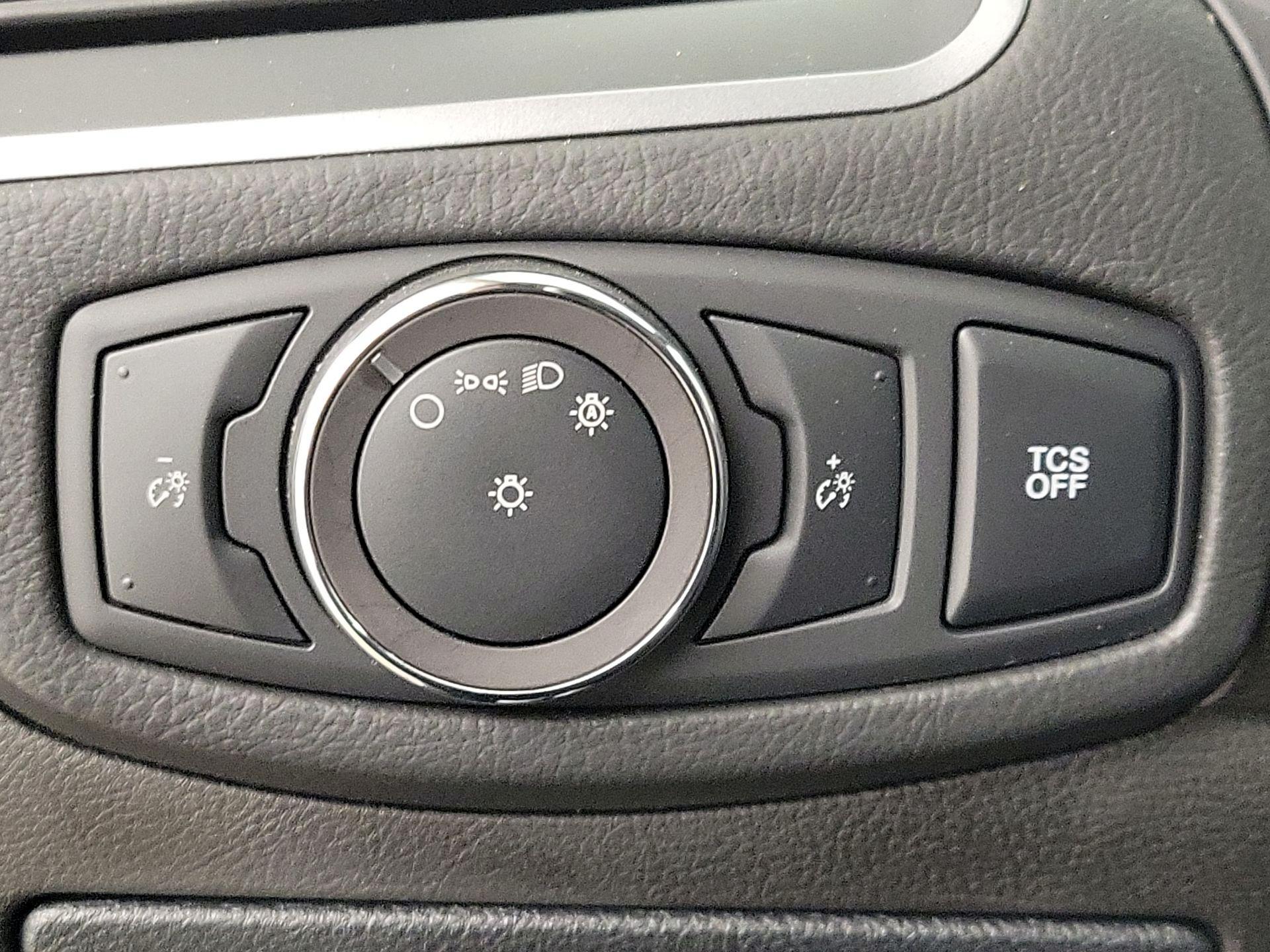 Thumbnail: 2019 Ford Edge - 13